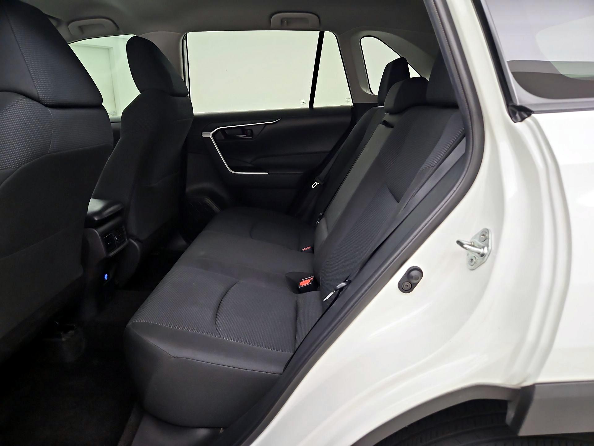 Thumbnail: 2022 Toyota RAV4 - 18