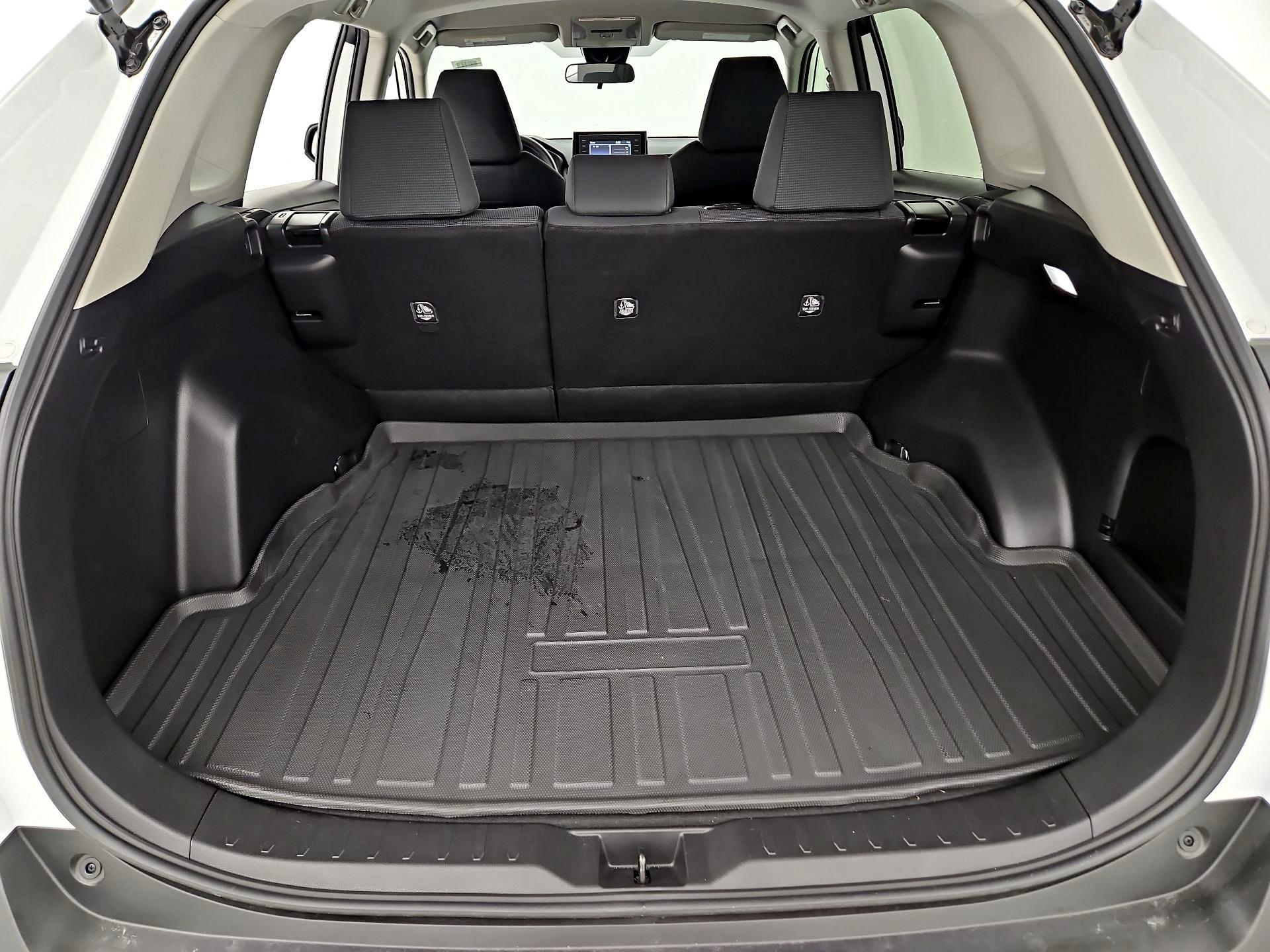 Thumbnail: 2022 Toyota RAV4 - 19