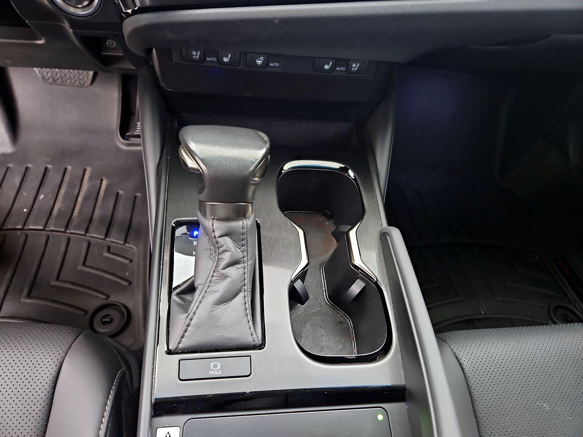 Thumbnail: 2024 Lexus ES - 18