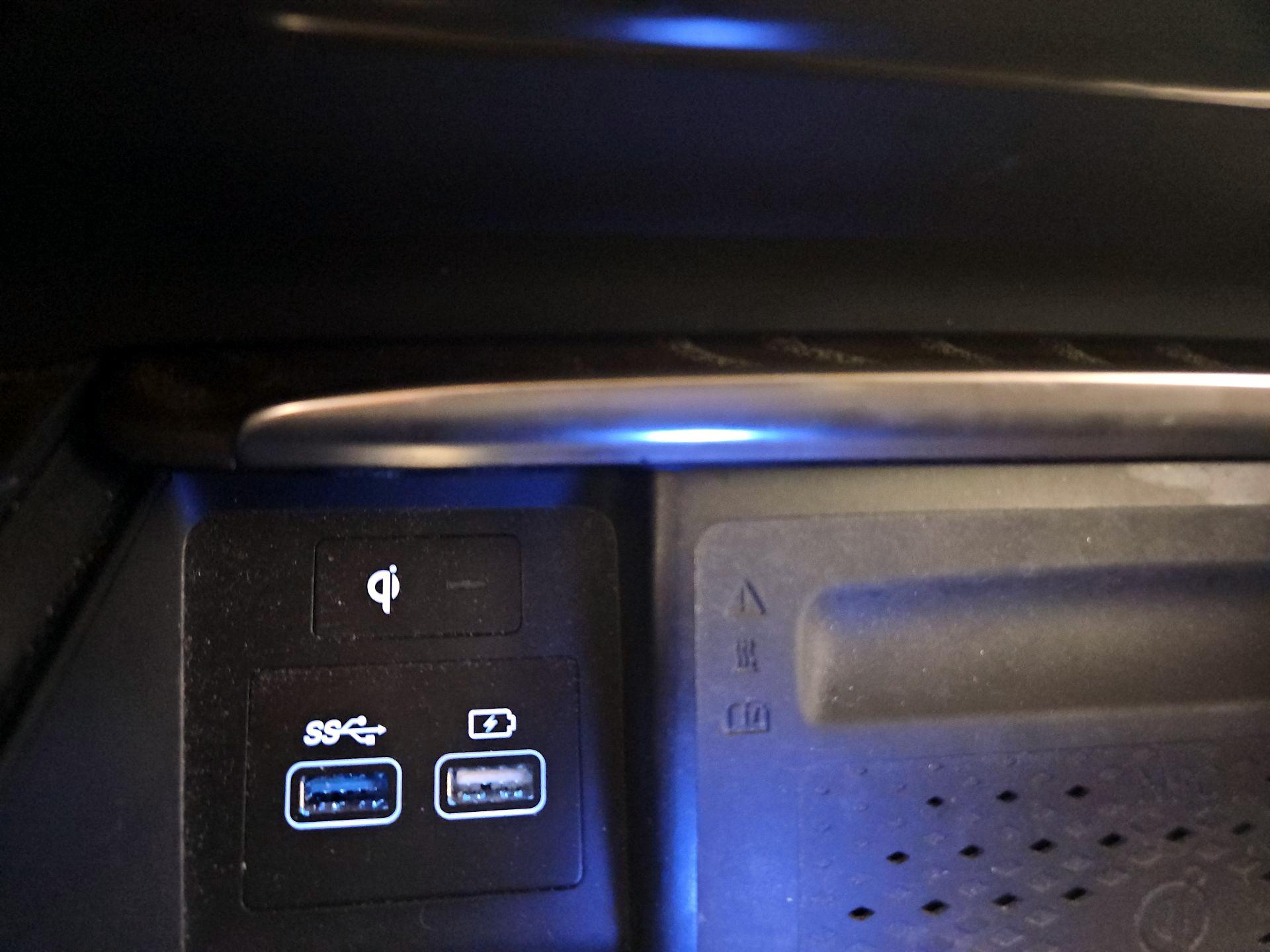 Thumbnail: 2021 Genesis GV80 - 19