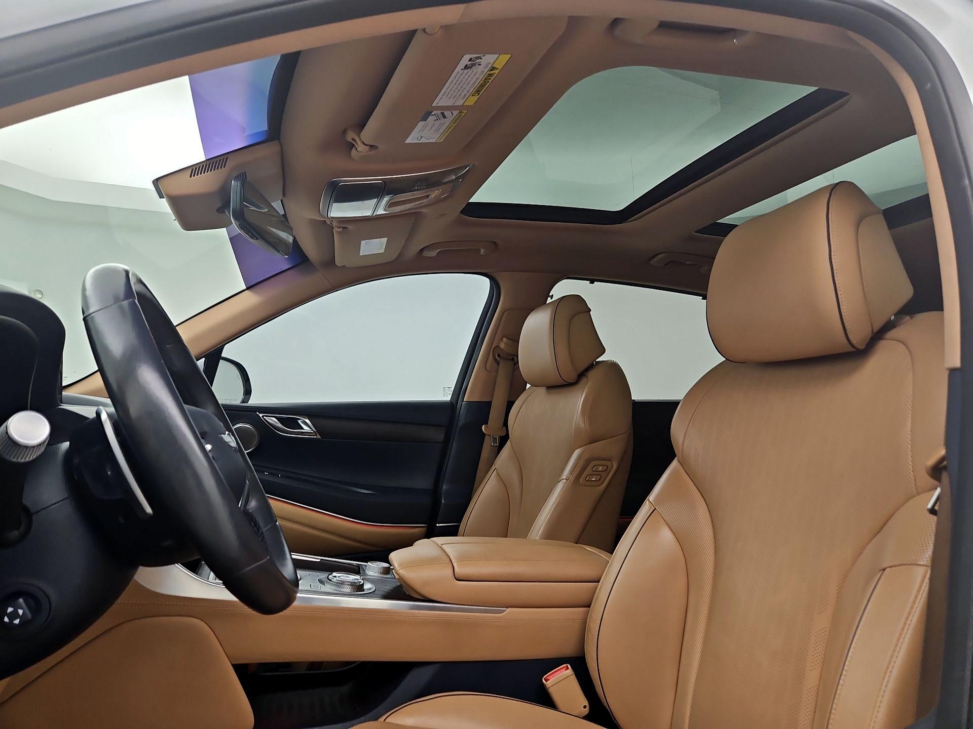 Thumbnail: 2021 Genesis GV80 - 20