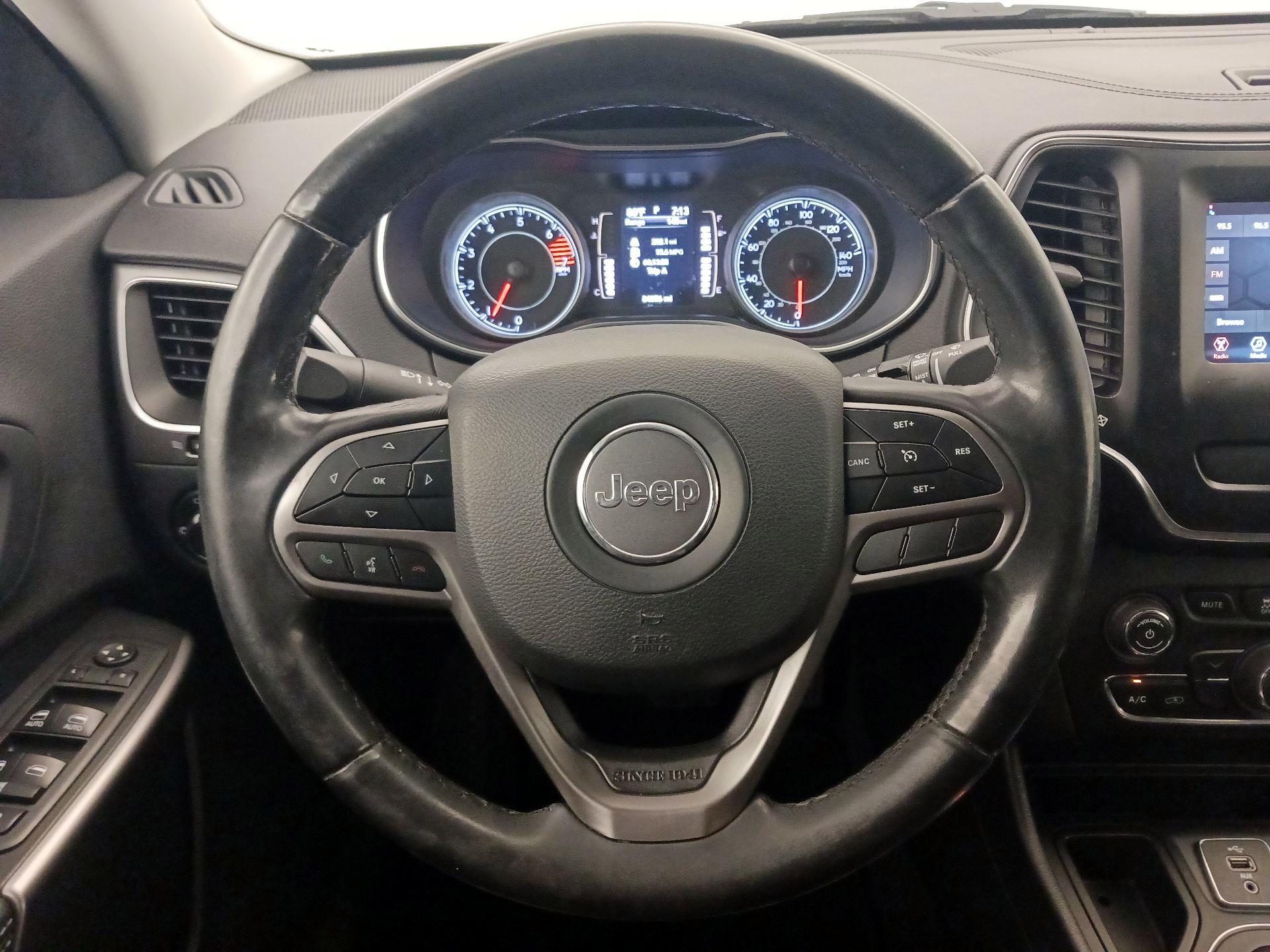 Thumbnail: 2019 Jeep Cherokee - 10