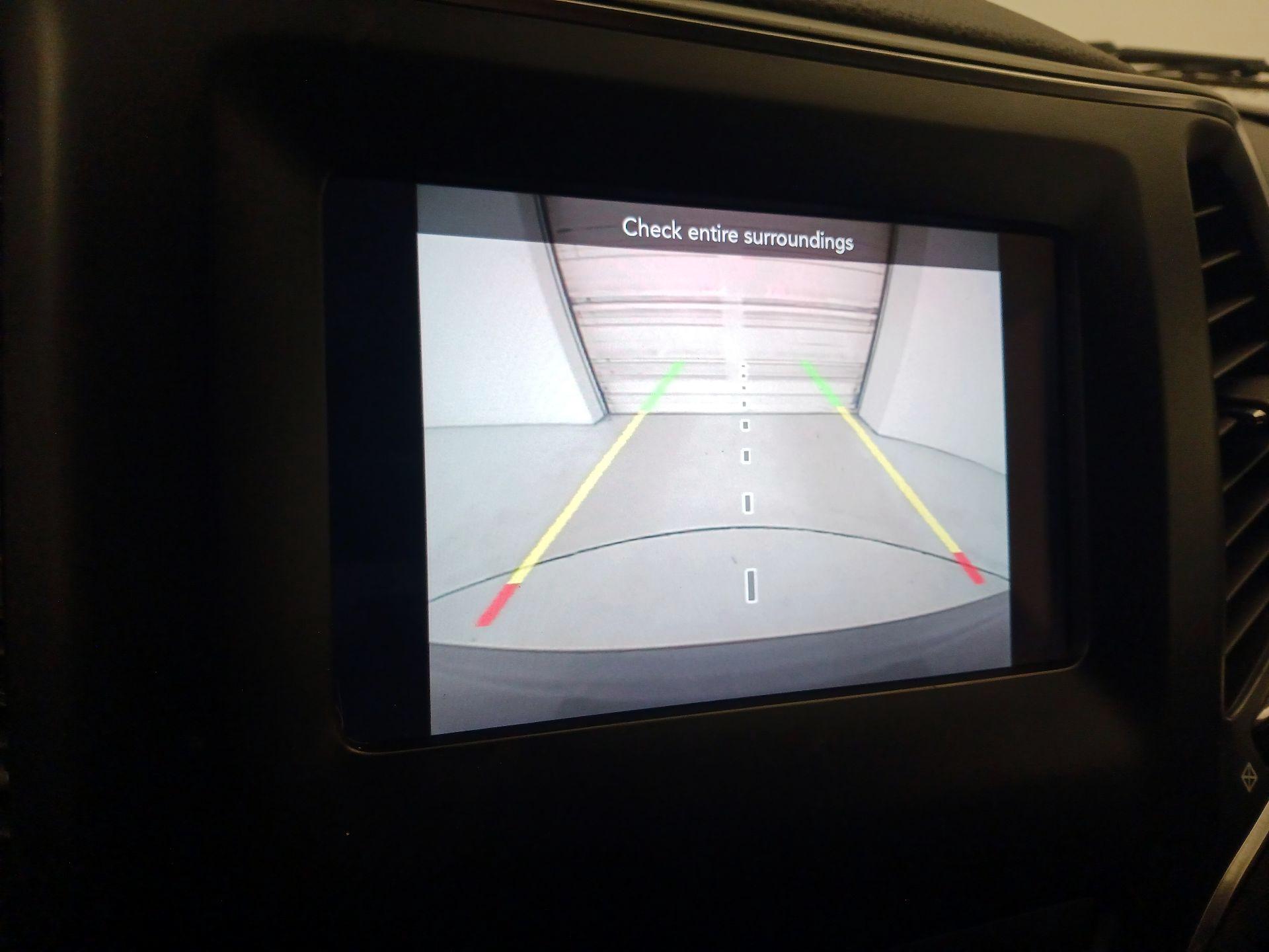 Thumbnail: 2019 Jeep Cherokee - 14