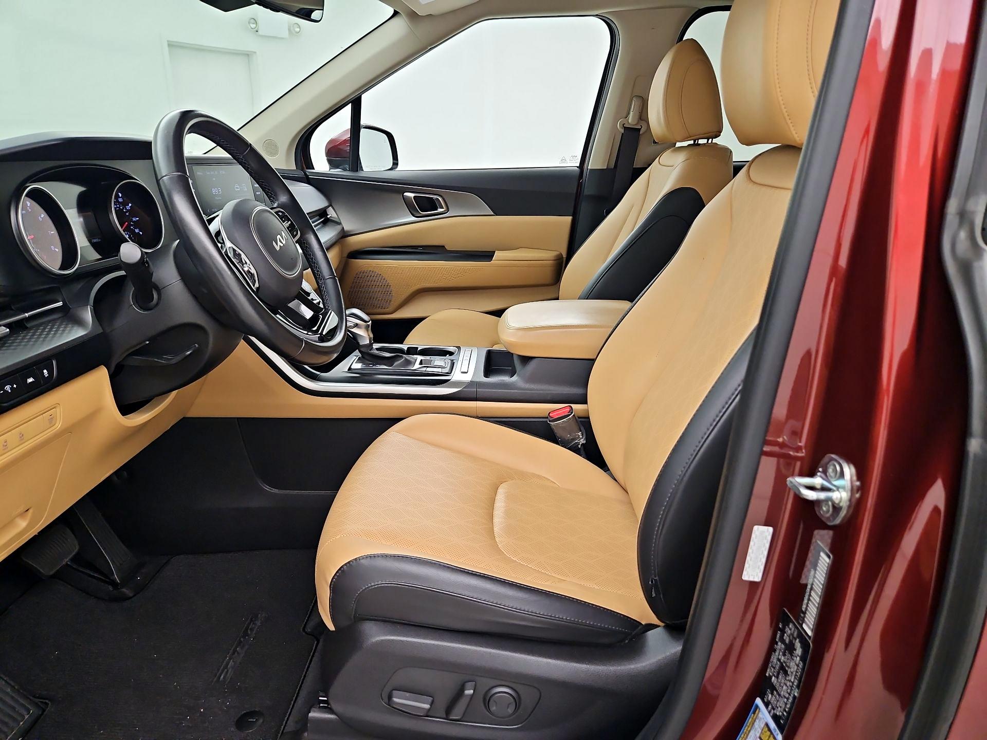 Thumbnail: 2022 Kia Carnival - 11