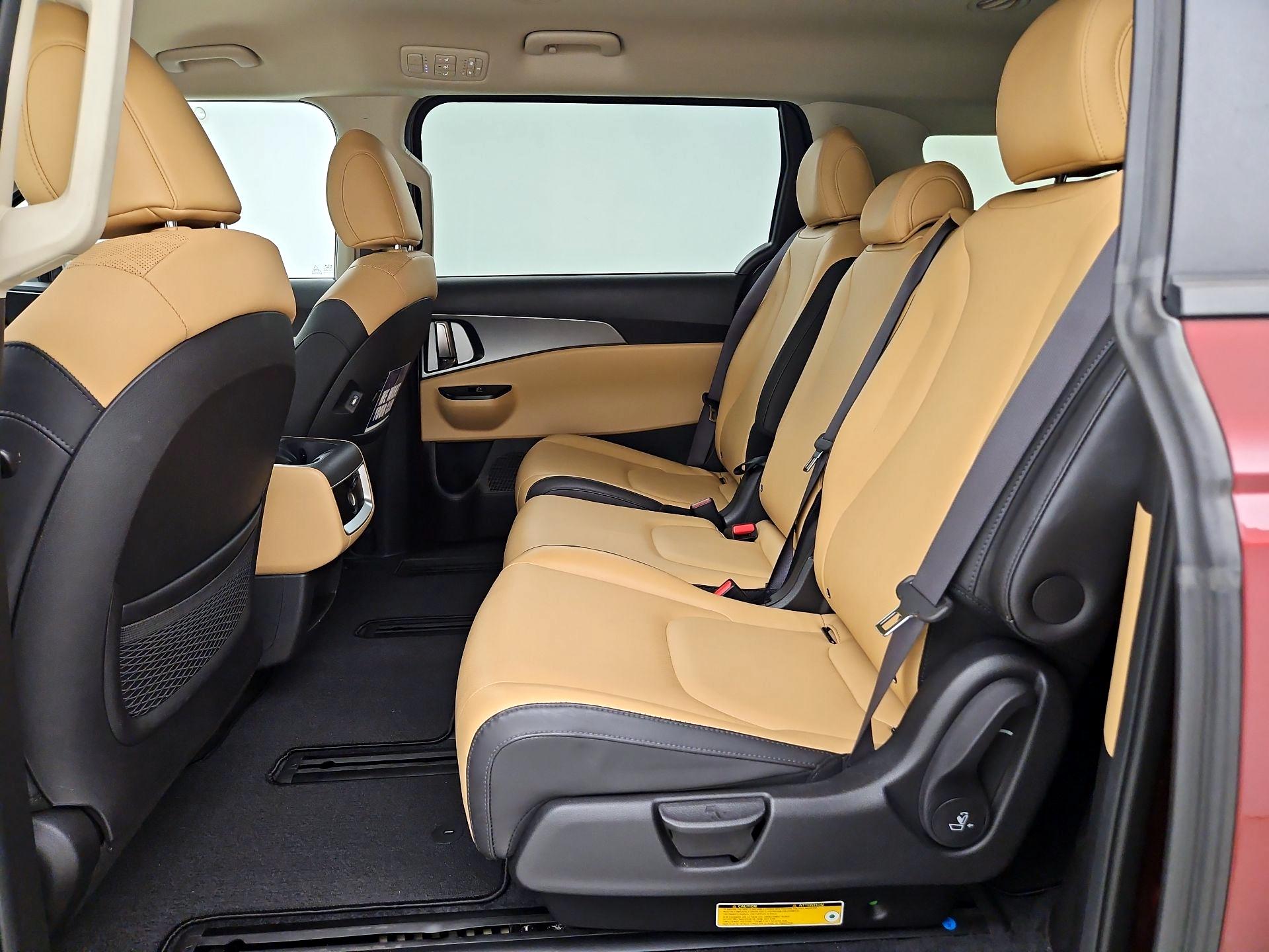 Thumbnail: 2022 Kia Carnival - 19