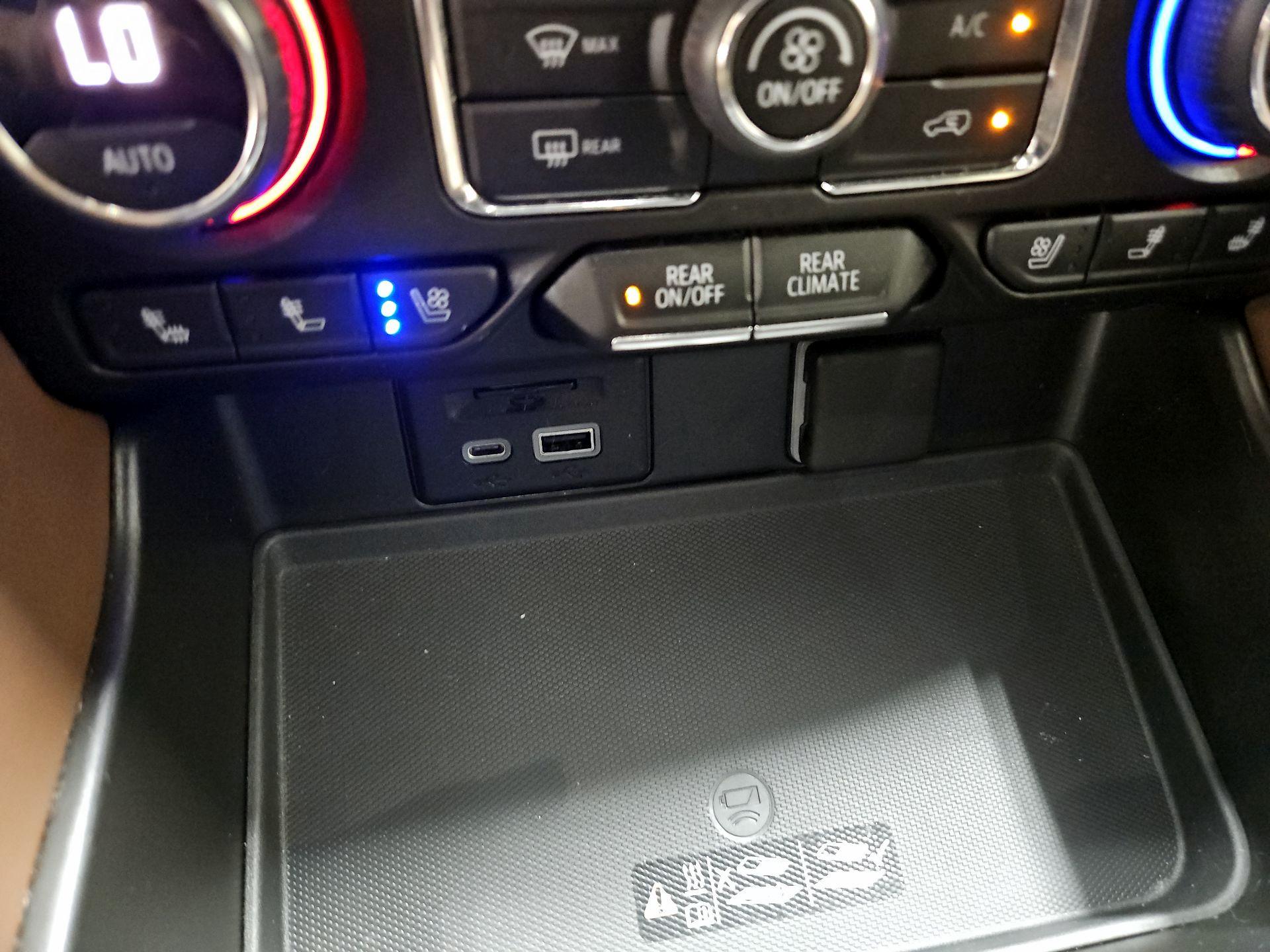 Thumbnail: 2021 Chevrolet Tahoe - 17