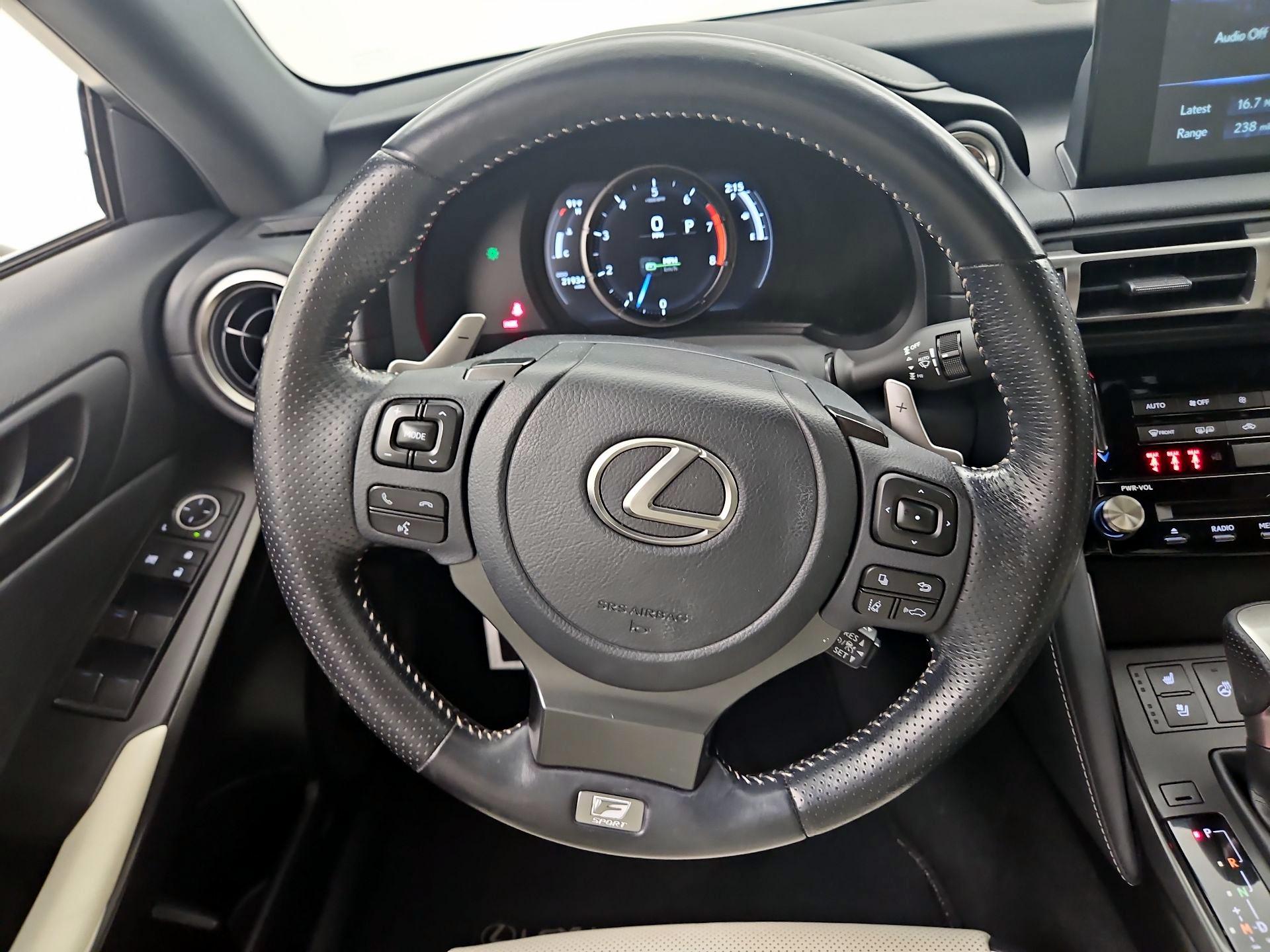 Thumbnail: 2022 Lexus IS - 10