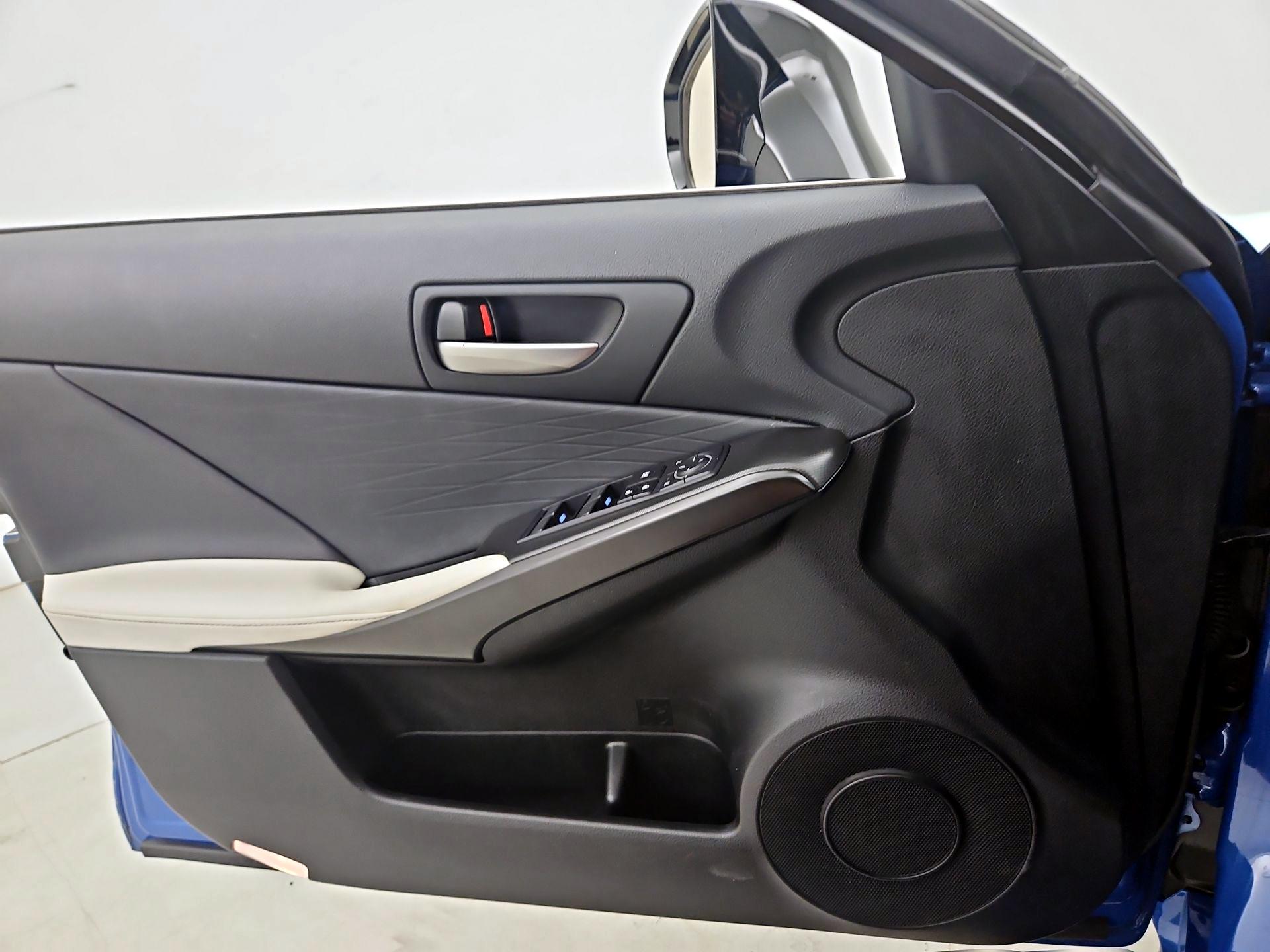 Thumbnail: 2022 Lexus IS - 12