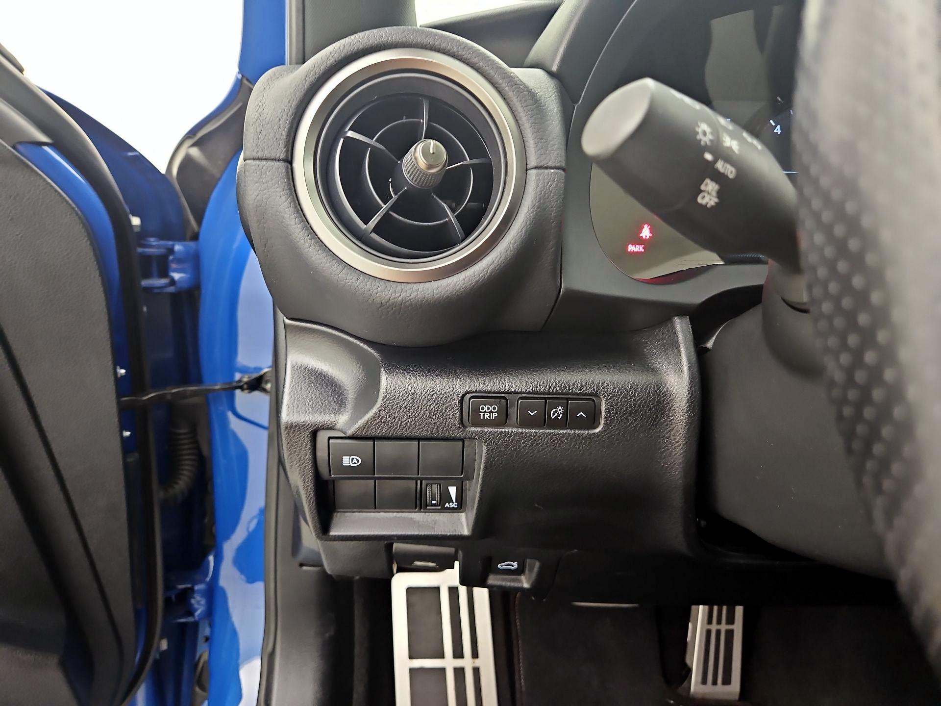 Thumbnail: 2022 Lexus IS - 13