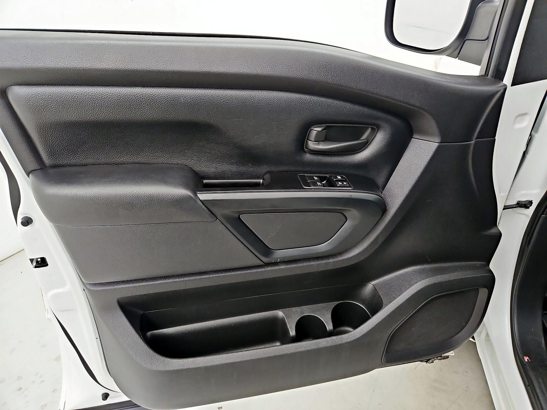 Thumbnail: 2018 Nissan Titan - 12