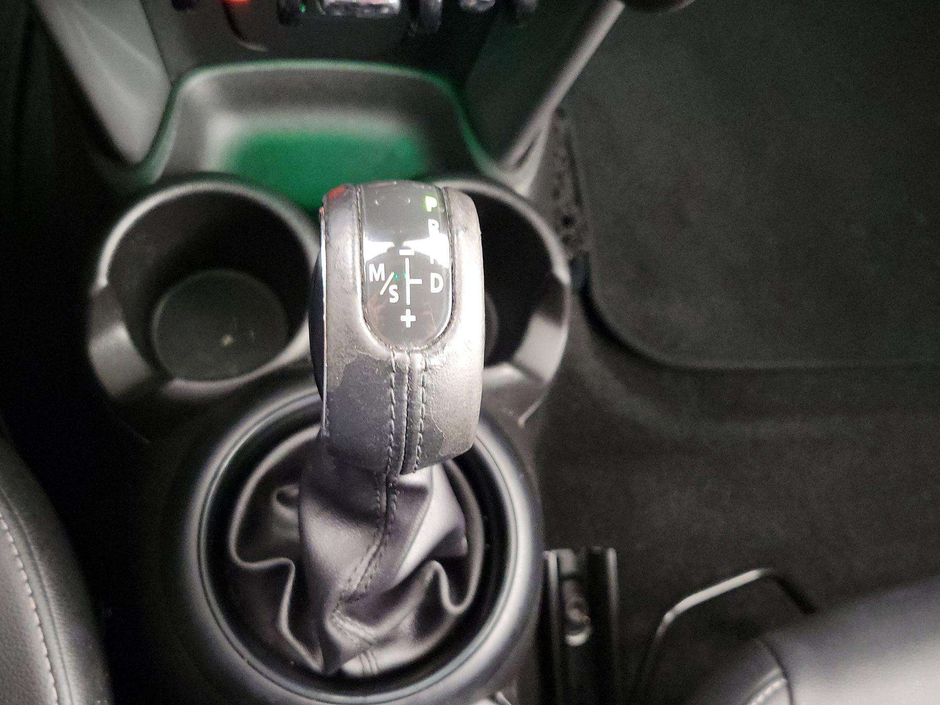 Thumbnail: 2017 MINI Cooper Hardtop - 17