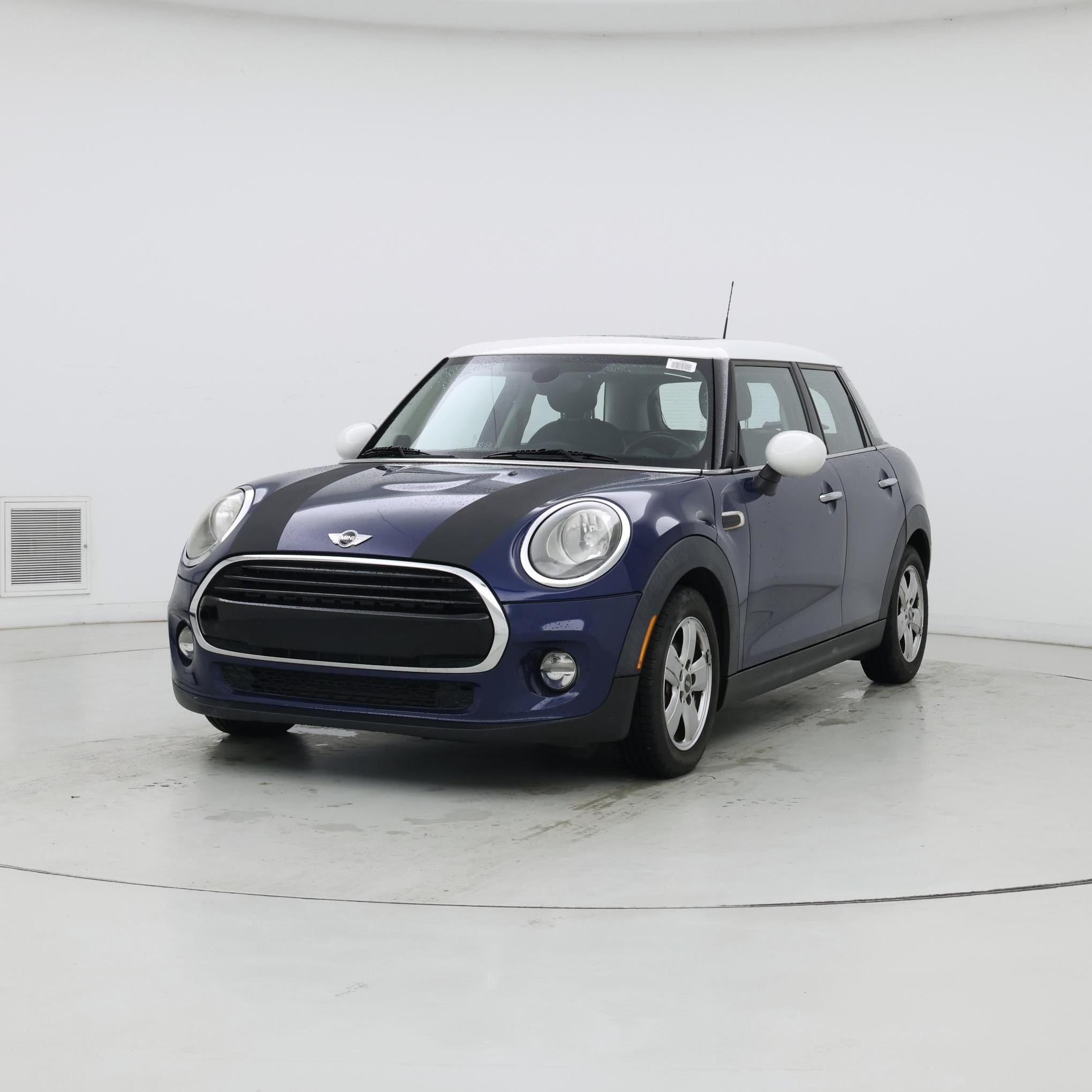 Thumbnail: 2017 MINI Cooper Hardtop - 4