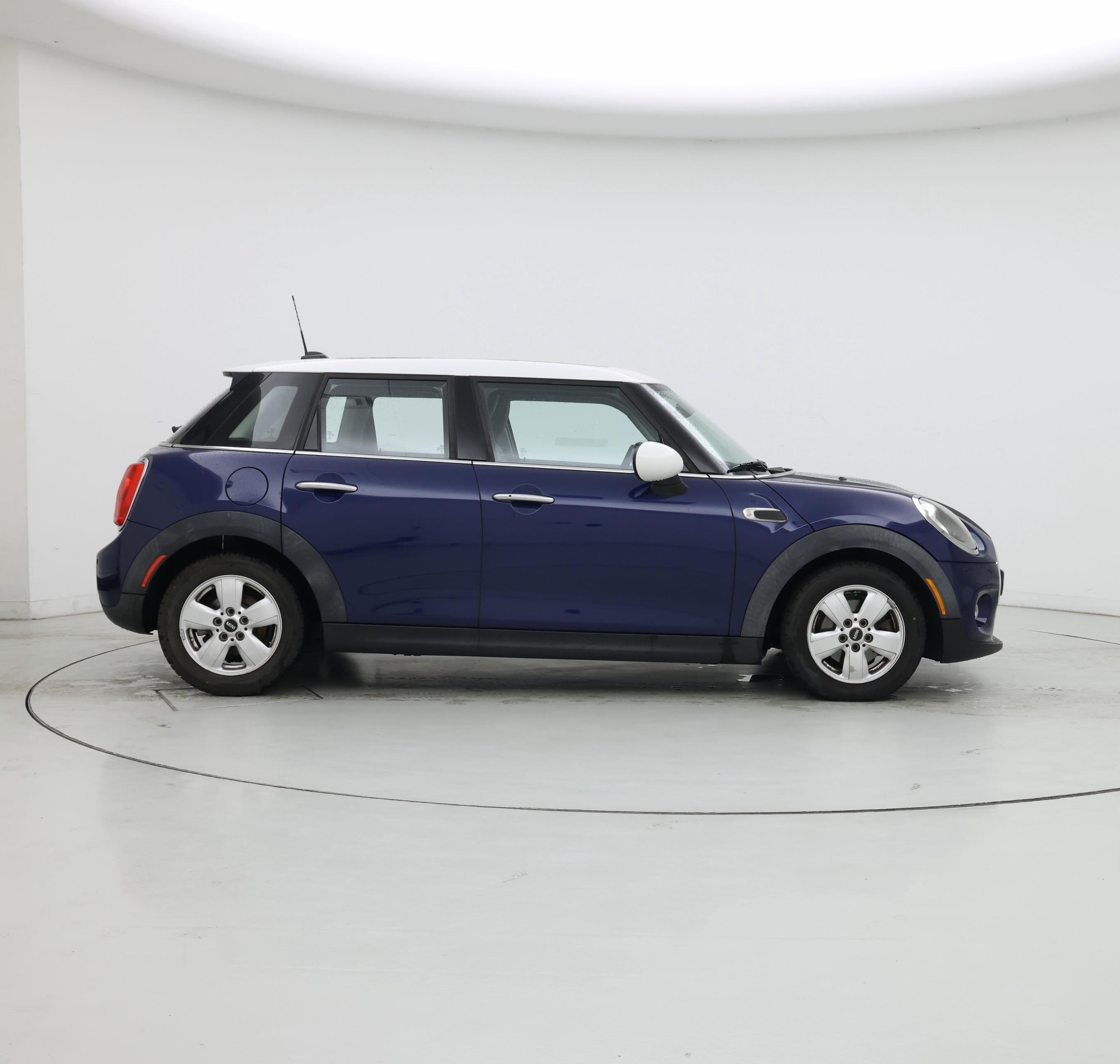 Thumbnail: 2017 MINI Cooper Hardtop - 7