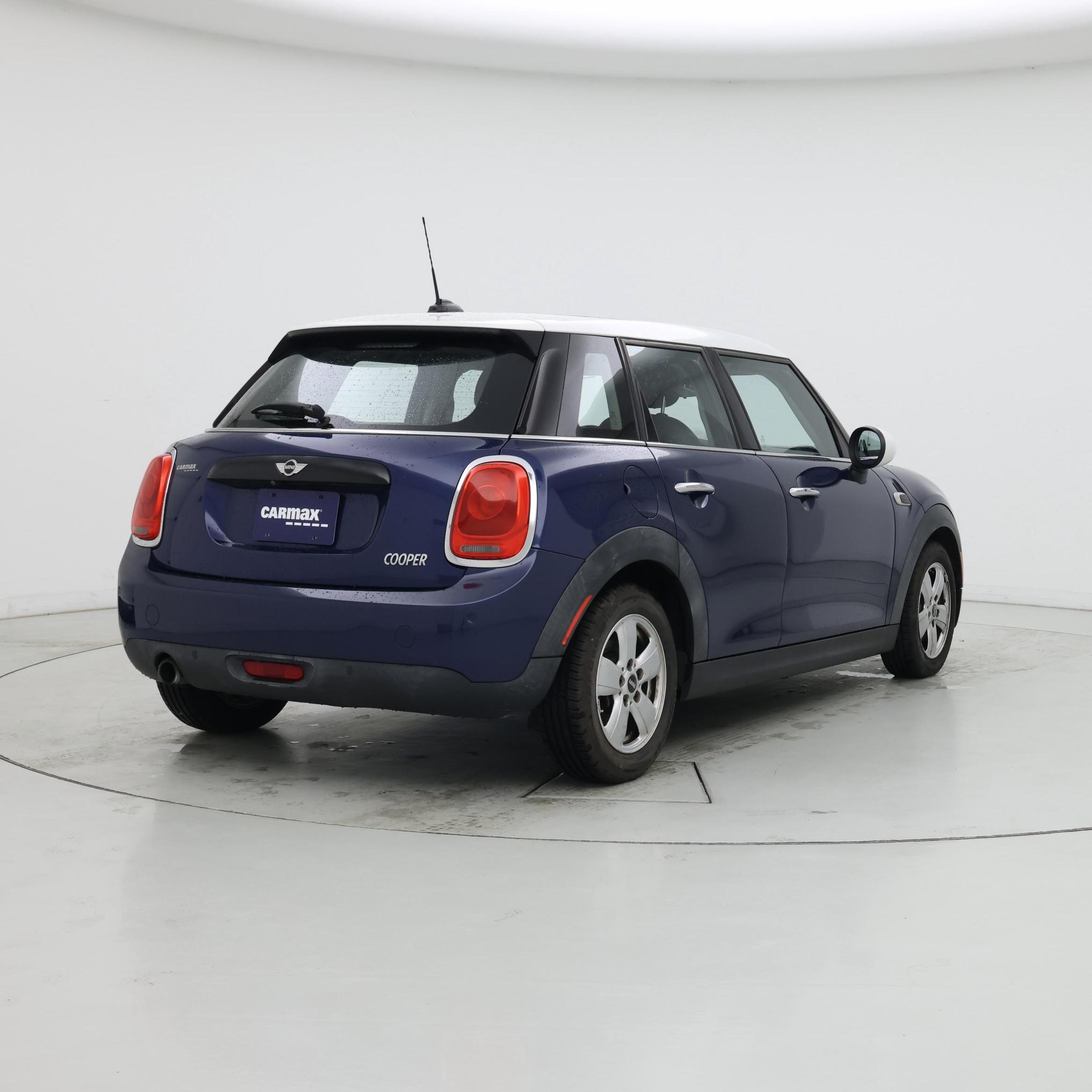 Thumbnail: 2017 MINI Cooper Hardtop - 8