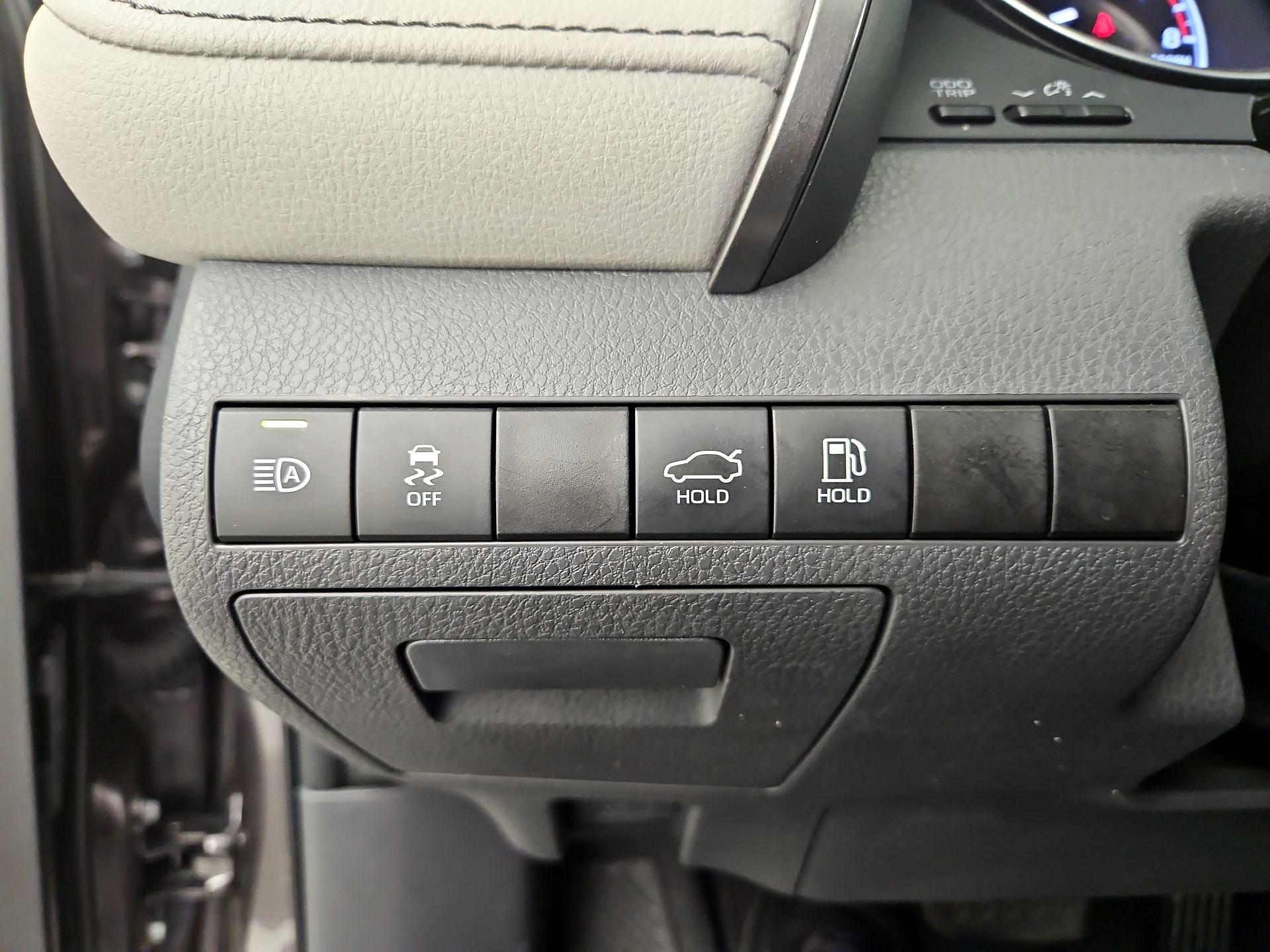 Thumbnail: 2021 Toyota Camry - 13