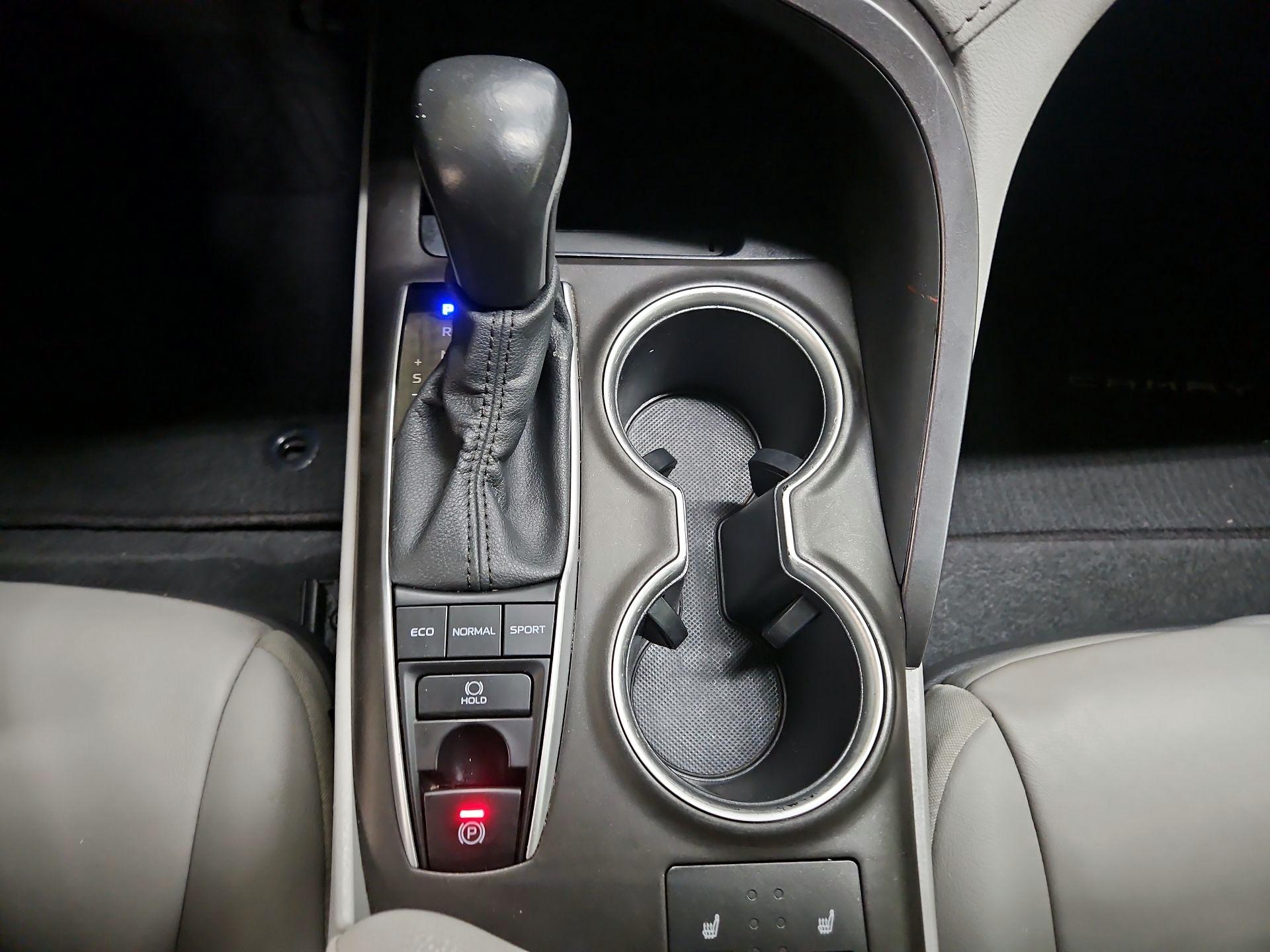 Thumbnail: 2021 Toyota Camry - 16