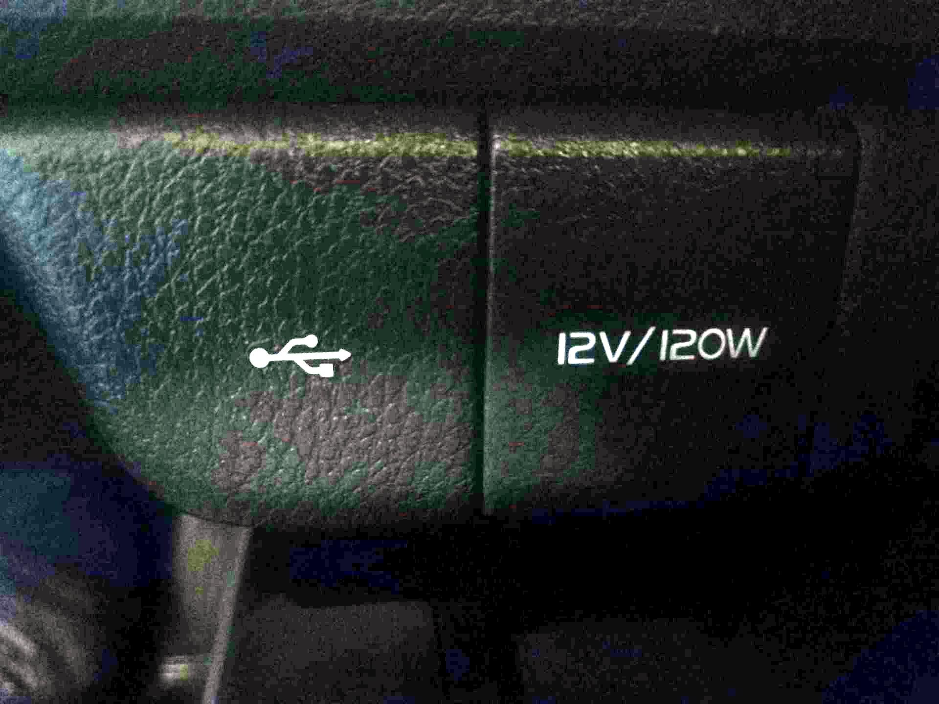 Thumbnail: 2021 Toyota Camry - 17