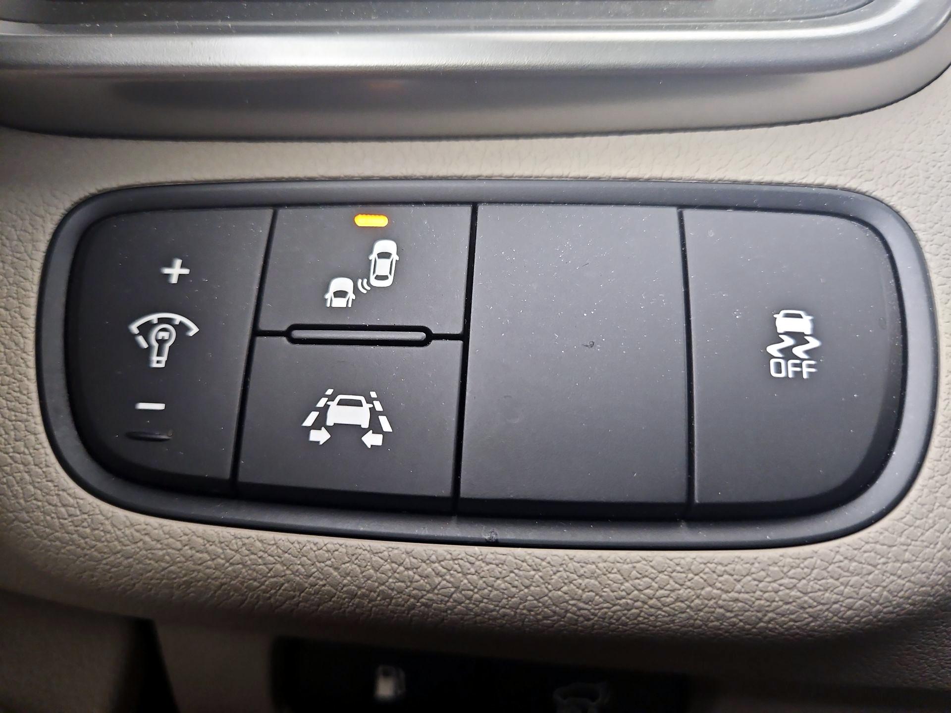 Thumbnail: 2019 Kia Sorento - 13