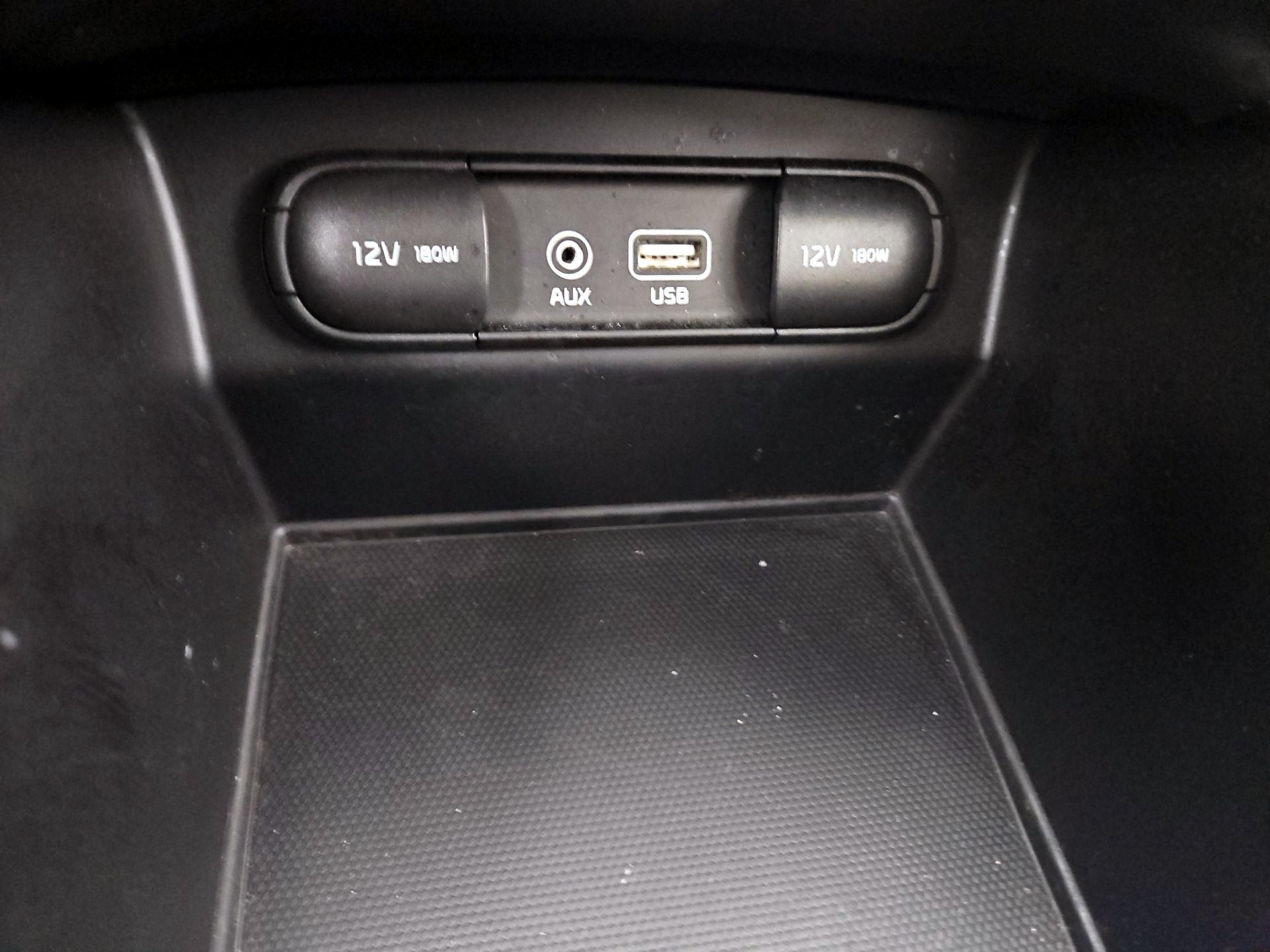 Thumbnail: 2019 Kia Sorento - 18