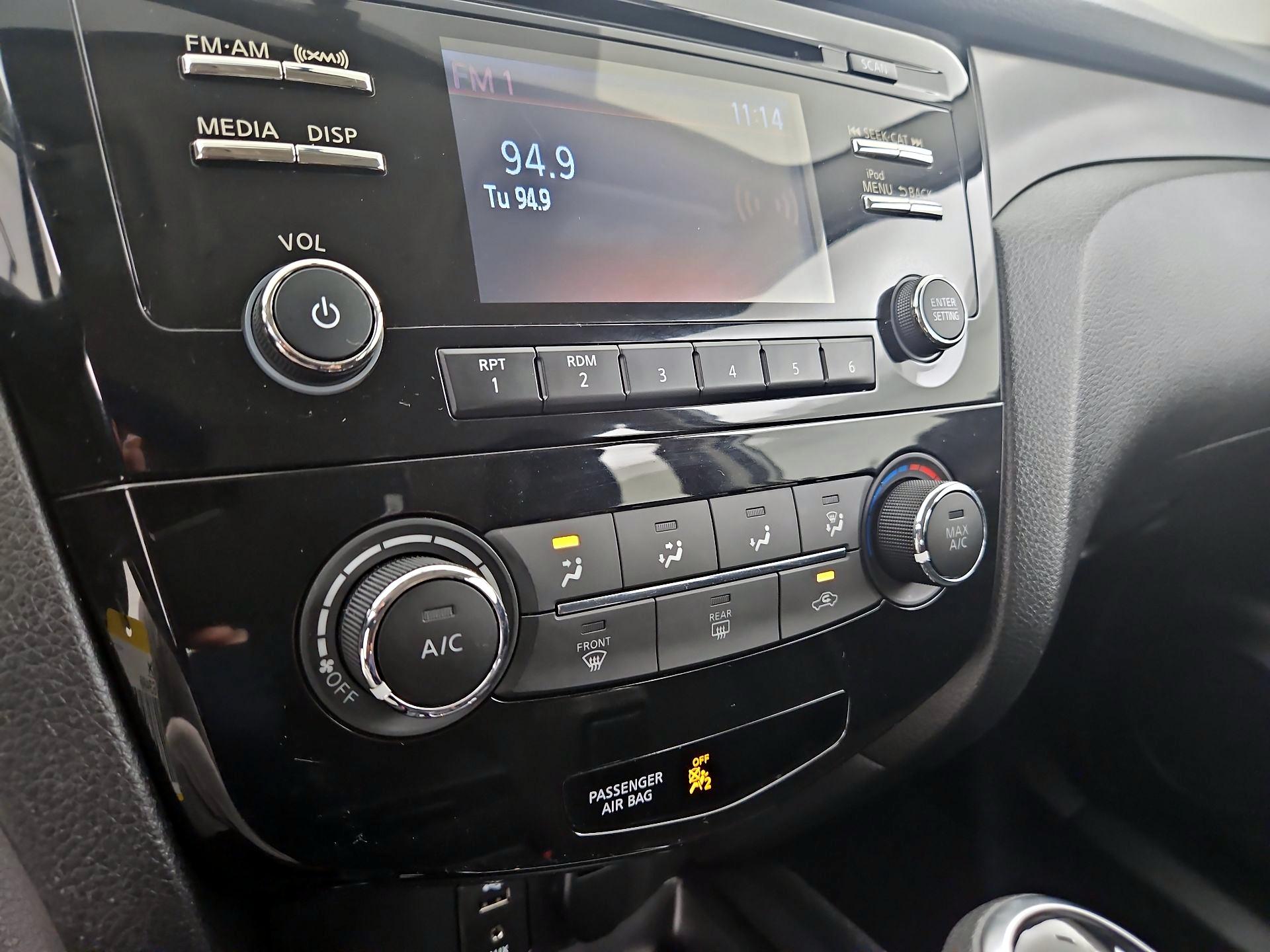 Thumbnail: 2018 Nissan Rogue Sport - 16