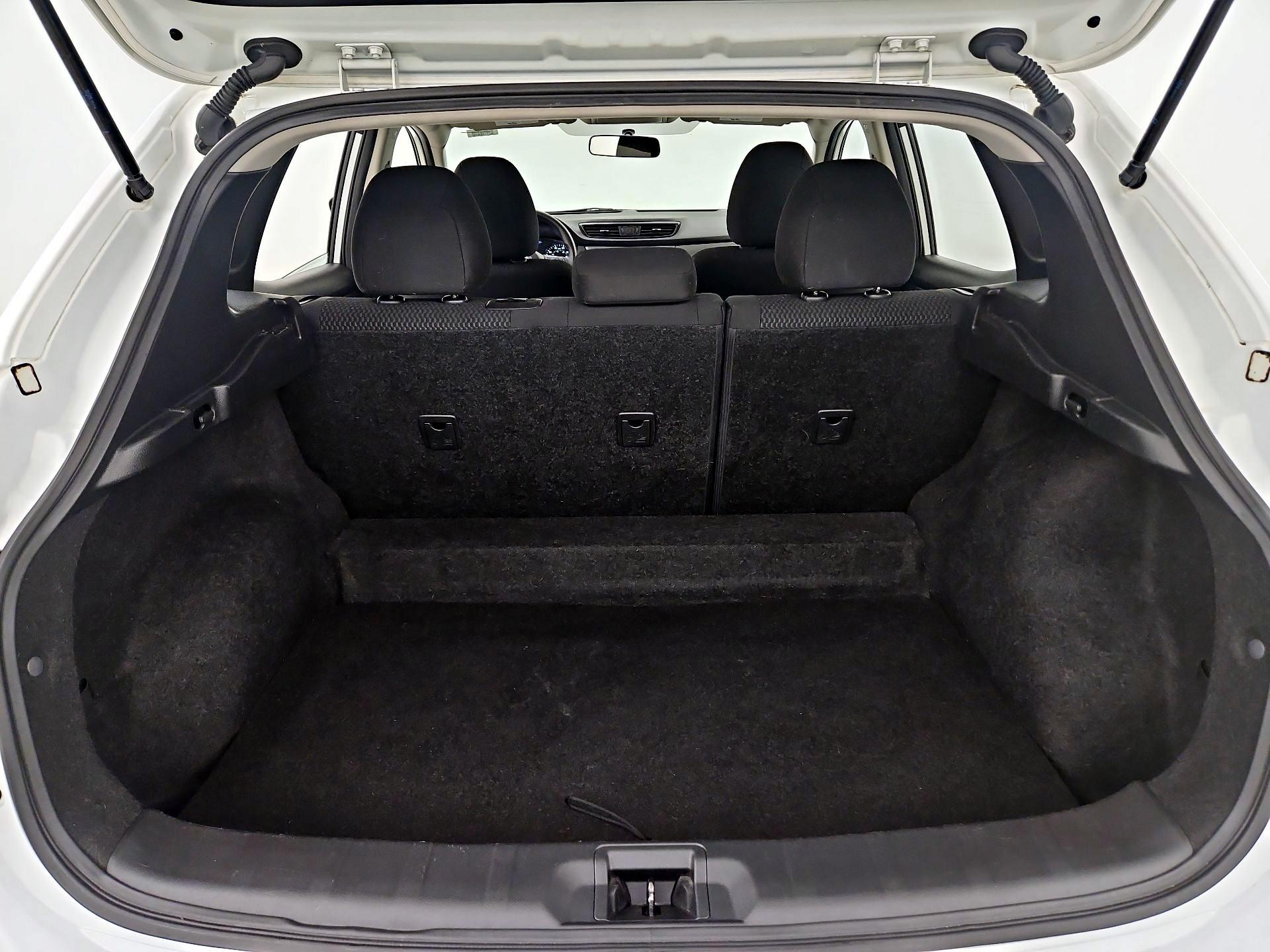 Thumbnail: 2018 Nissan Rogue Sport - 20