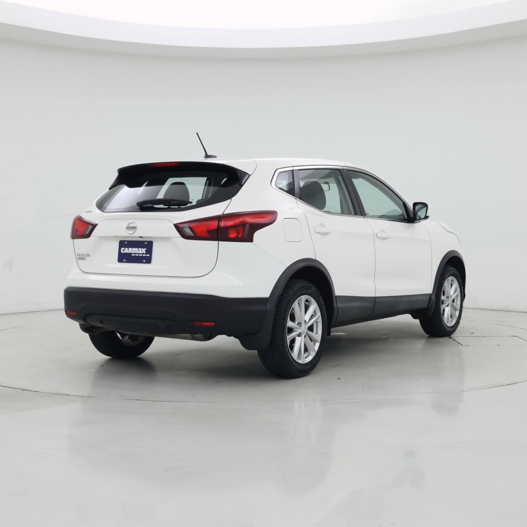 Thumbnail: 2018 Nissan Rogue Sport - 8