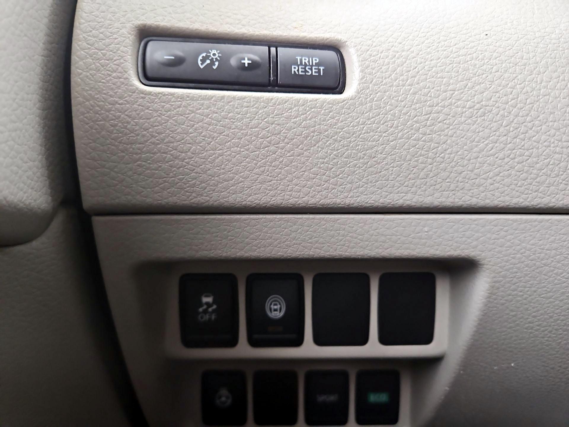 Thumbnail: 2020 Nissan Rogue Sport - 13