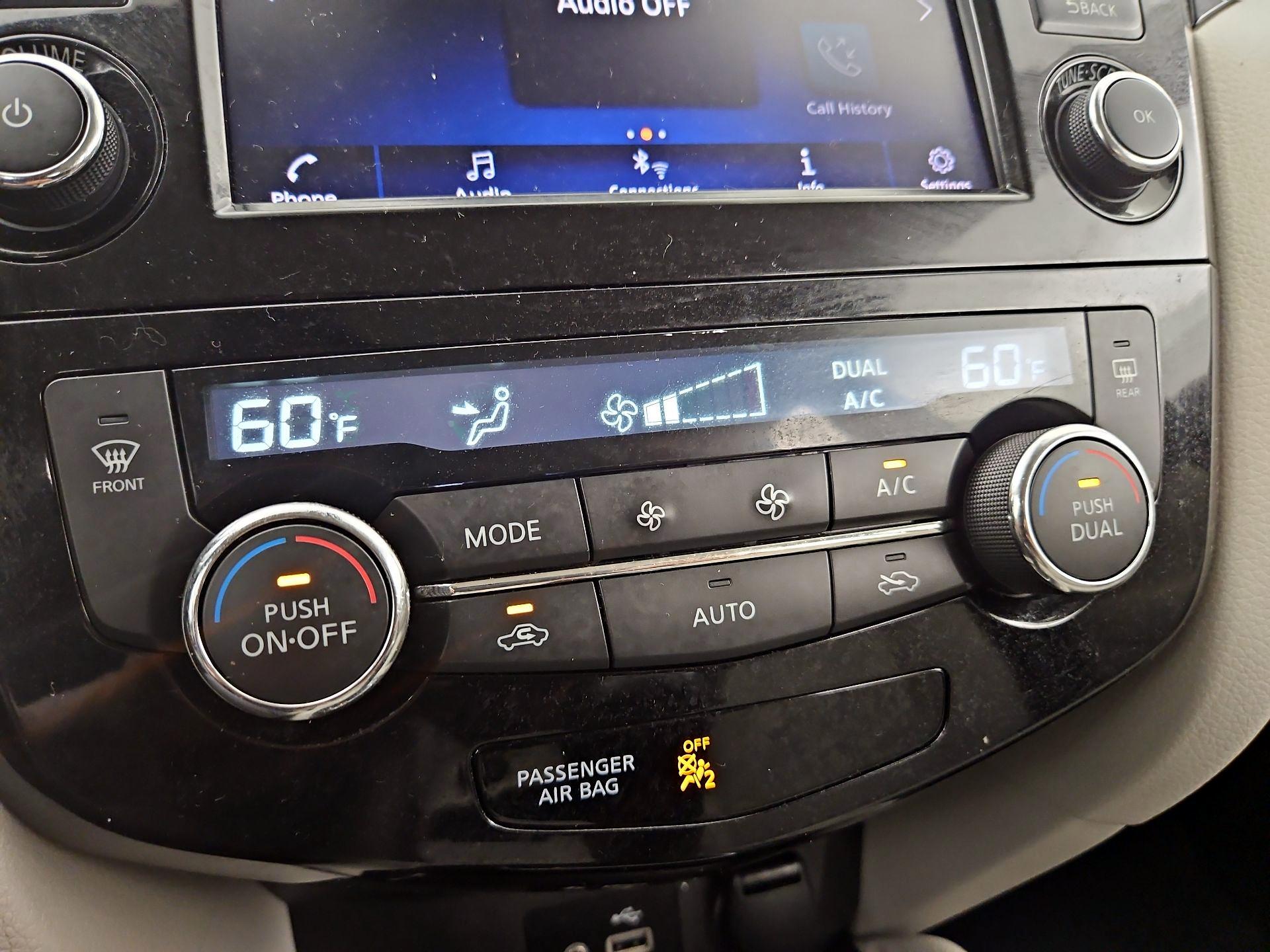 Thumbnail: 2020 Nissan Rogue Sport - 16