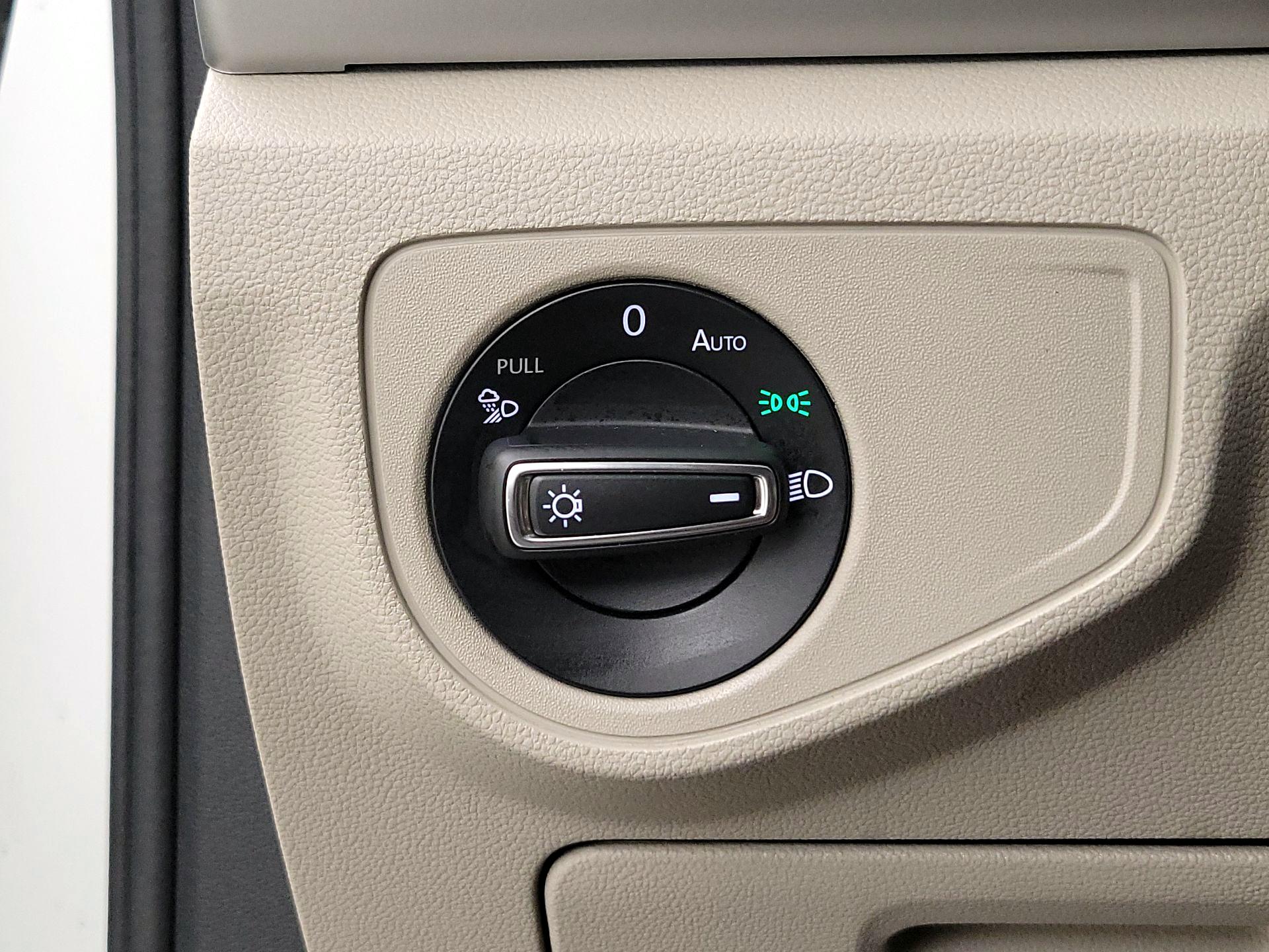 Thumbnail: 2022 Volkswagen Atlas - 13