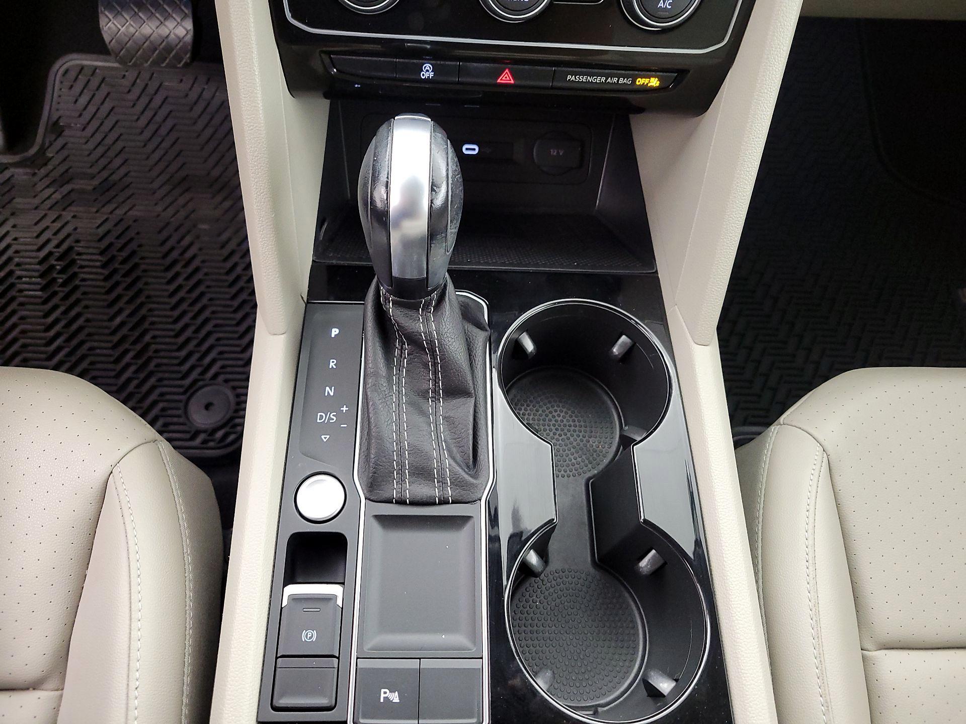 Thumbnail: 2022 Volkswagen Atlas - 17