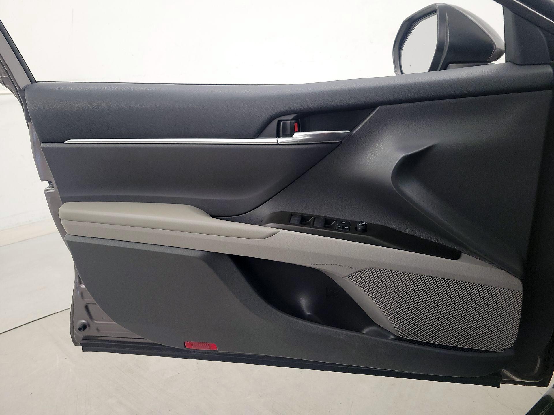 Thumbnail: 2021 Toyota Camry - 12