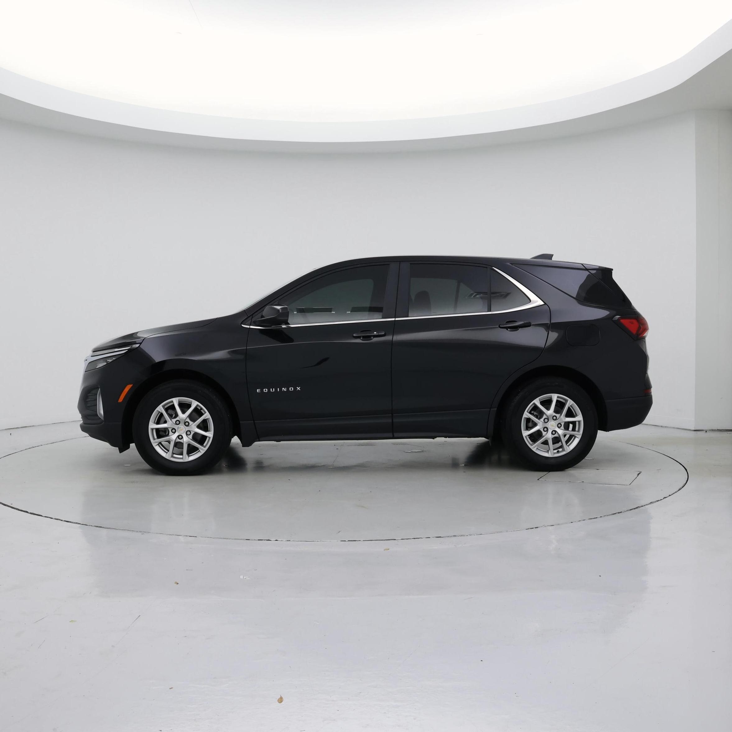 Thumbnail: 2023 Chevrolet Equinox - 3