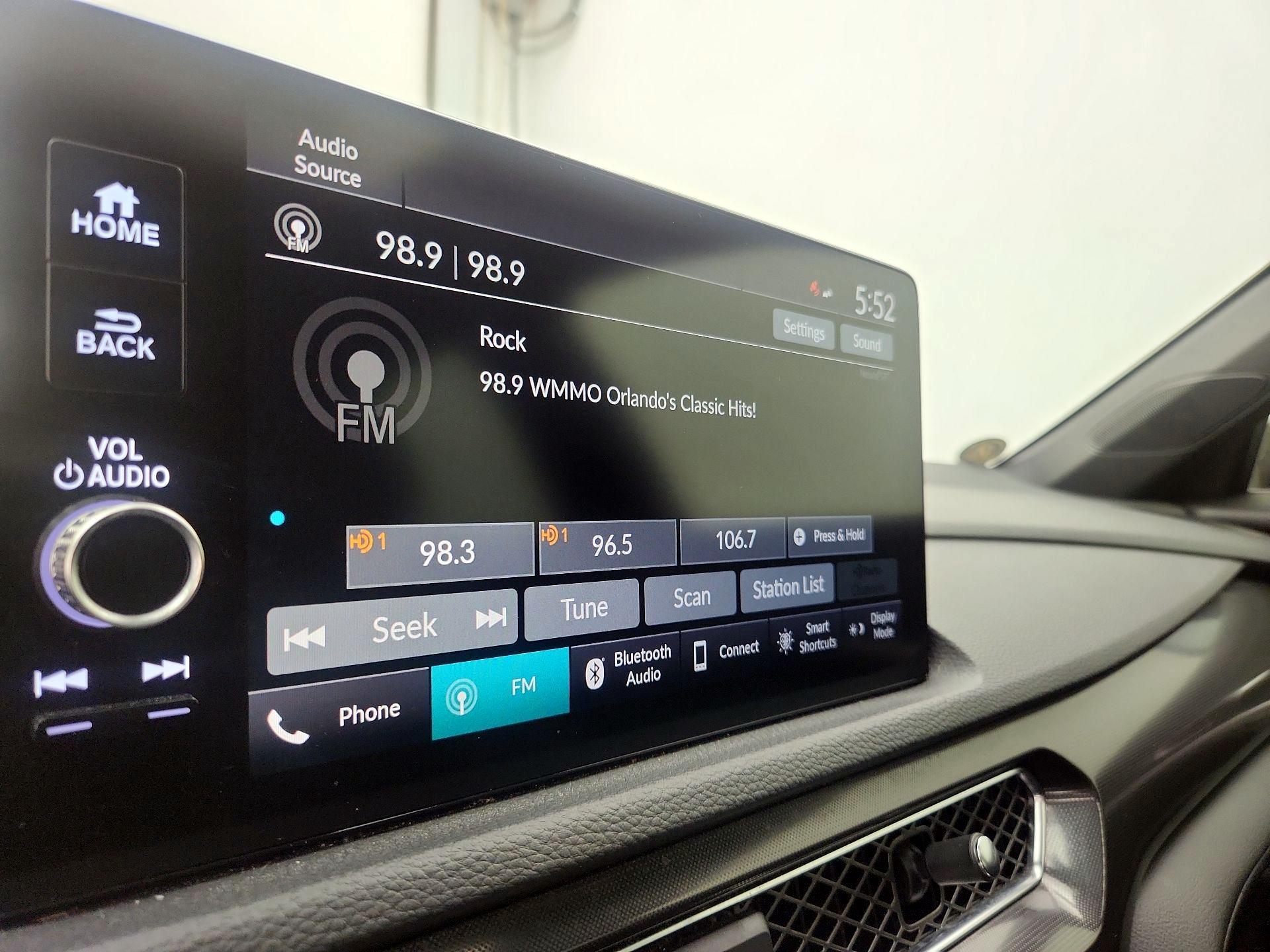 Thumbnail: 2023 Acura Integra - 15