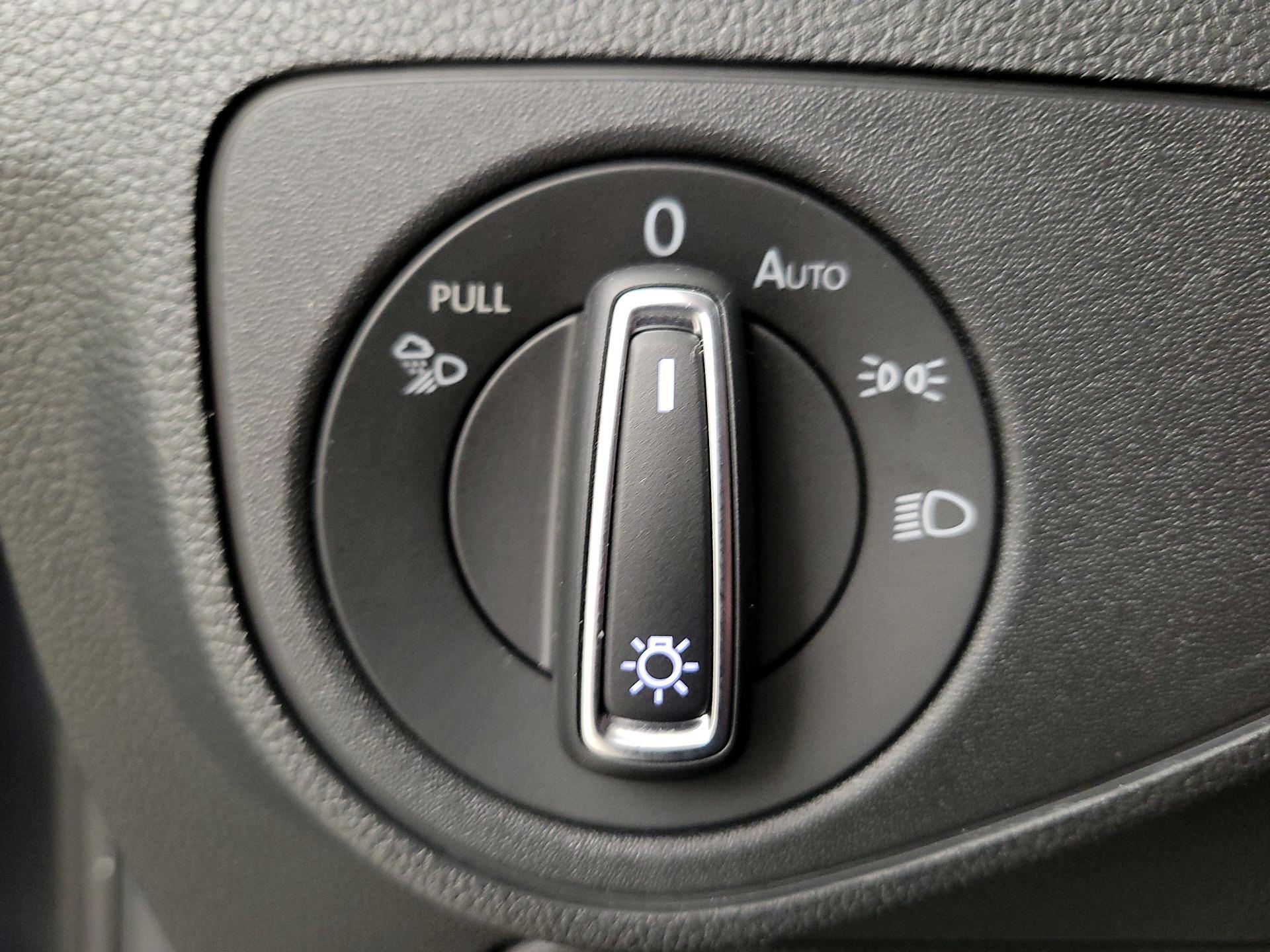 Thumbnail: 2022 Volkswagen Atlas - 13