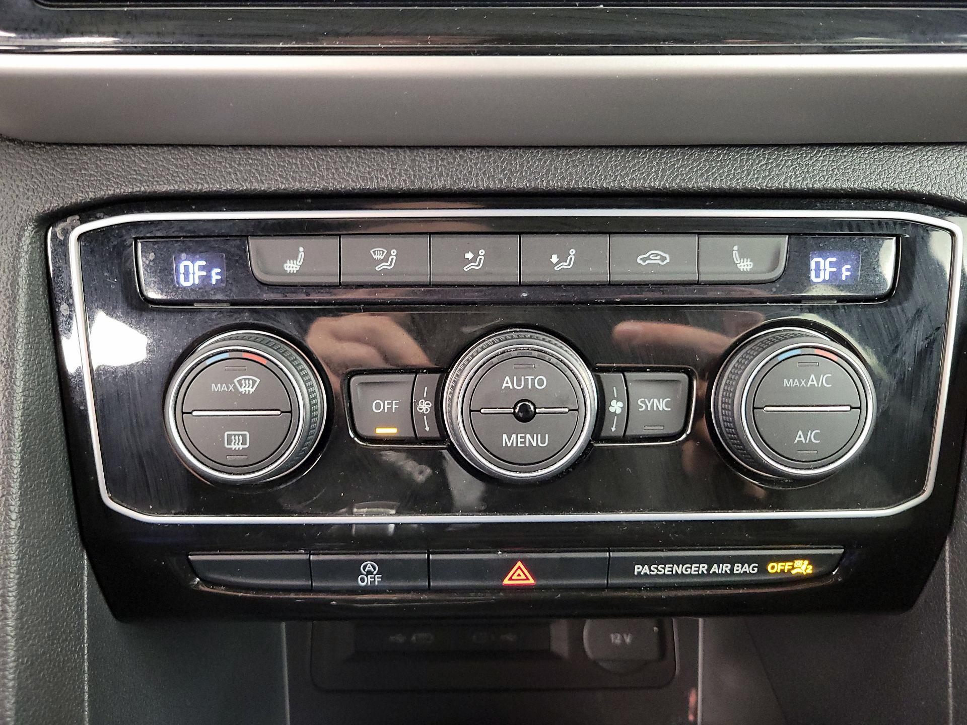 Thumbnail: 2022 Volkswagen Atlas - 16