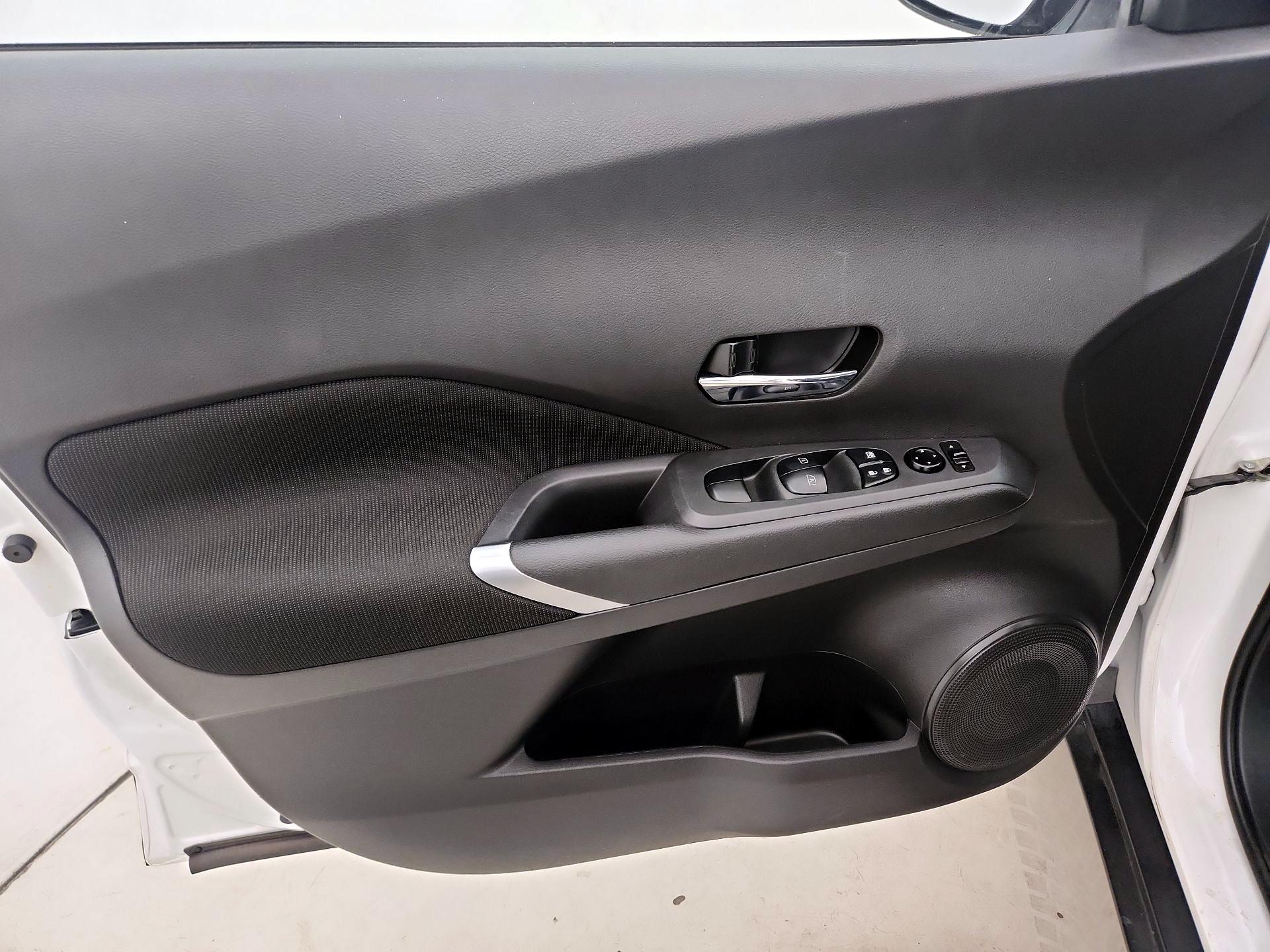 Thumbnail: 2021 Nissan Kicks - 12