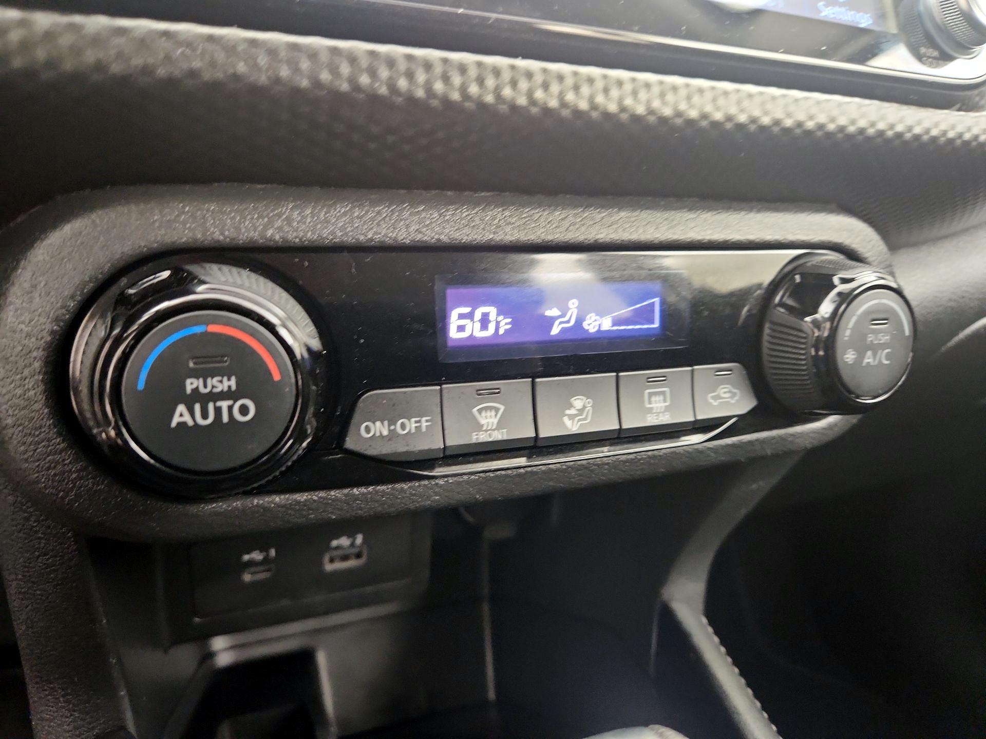 Thumbnail: 2021 Nissan Kicks - 16