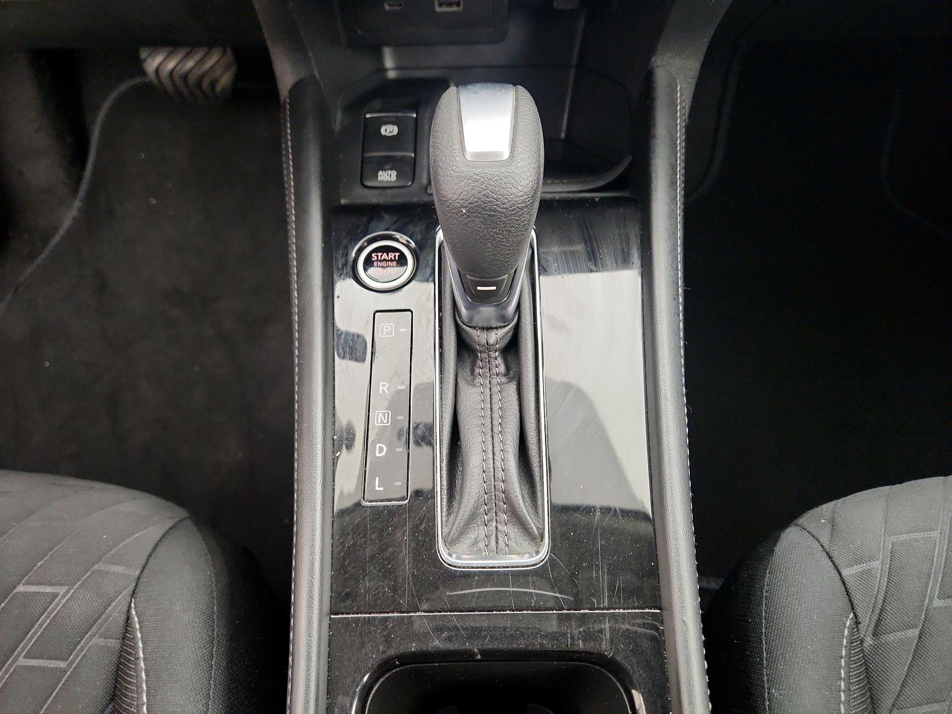 Thumbnail: 2021 Nissan Kicks - 17