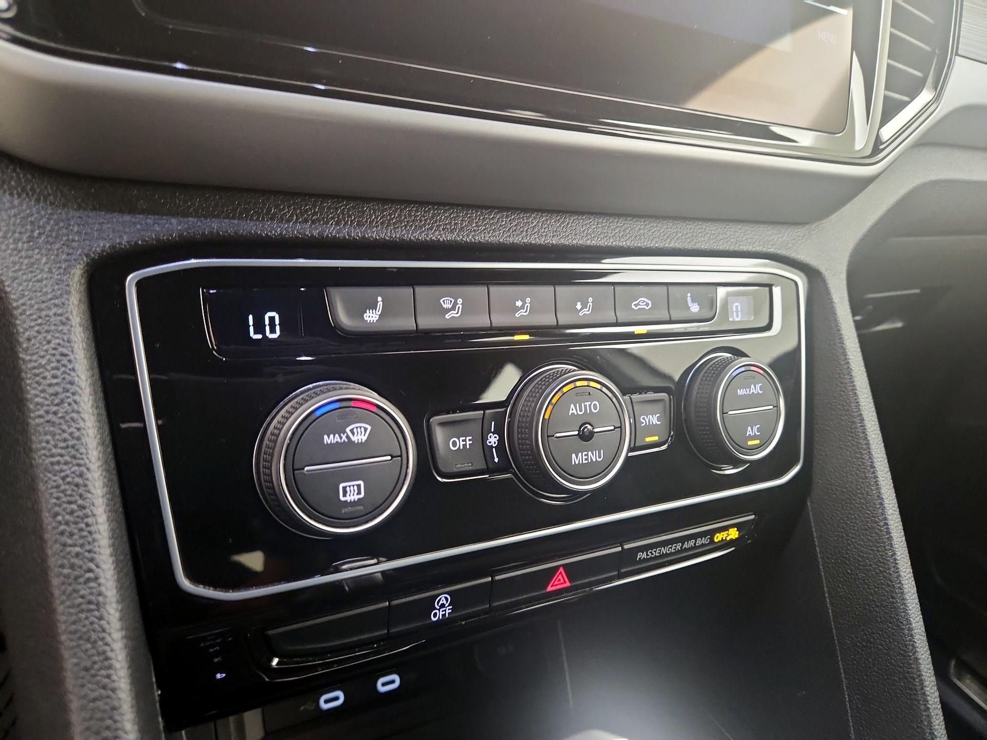 Thumbnail: 2023 Volkswagen Atlas - 16