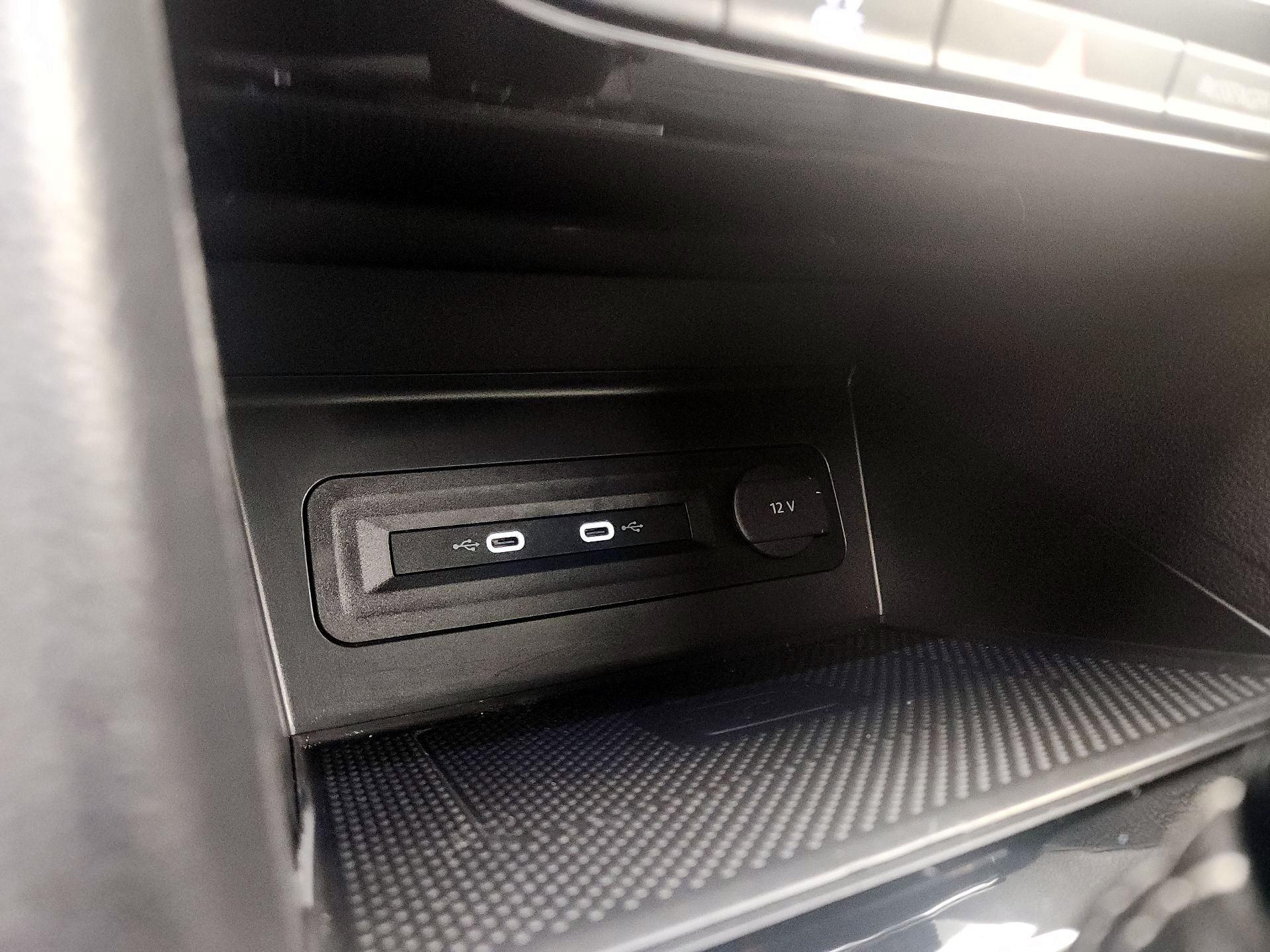 Thumbnail: 2023 Volkswagen Atlas - 18