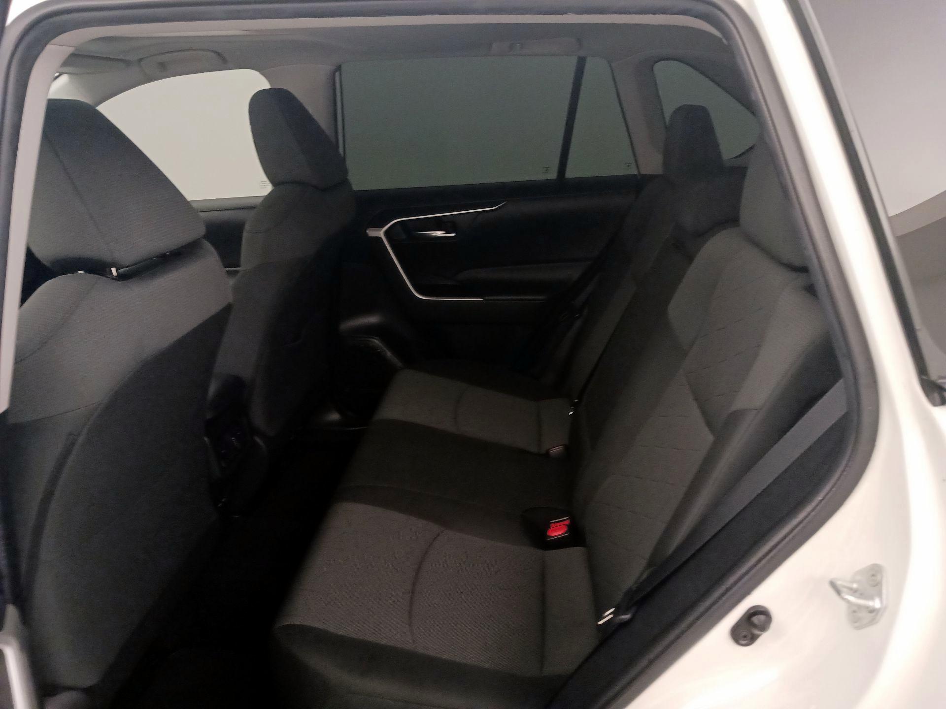 Thumbnail: 2022 Toyota RAV4 - 20