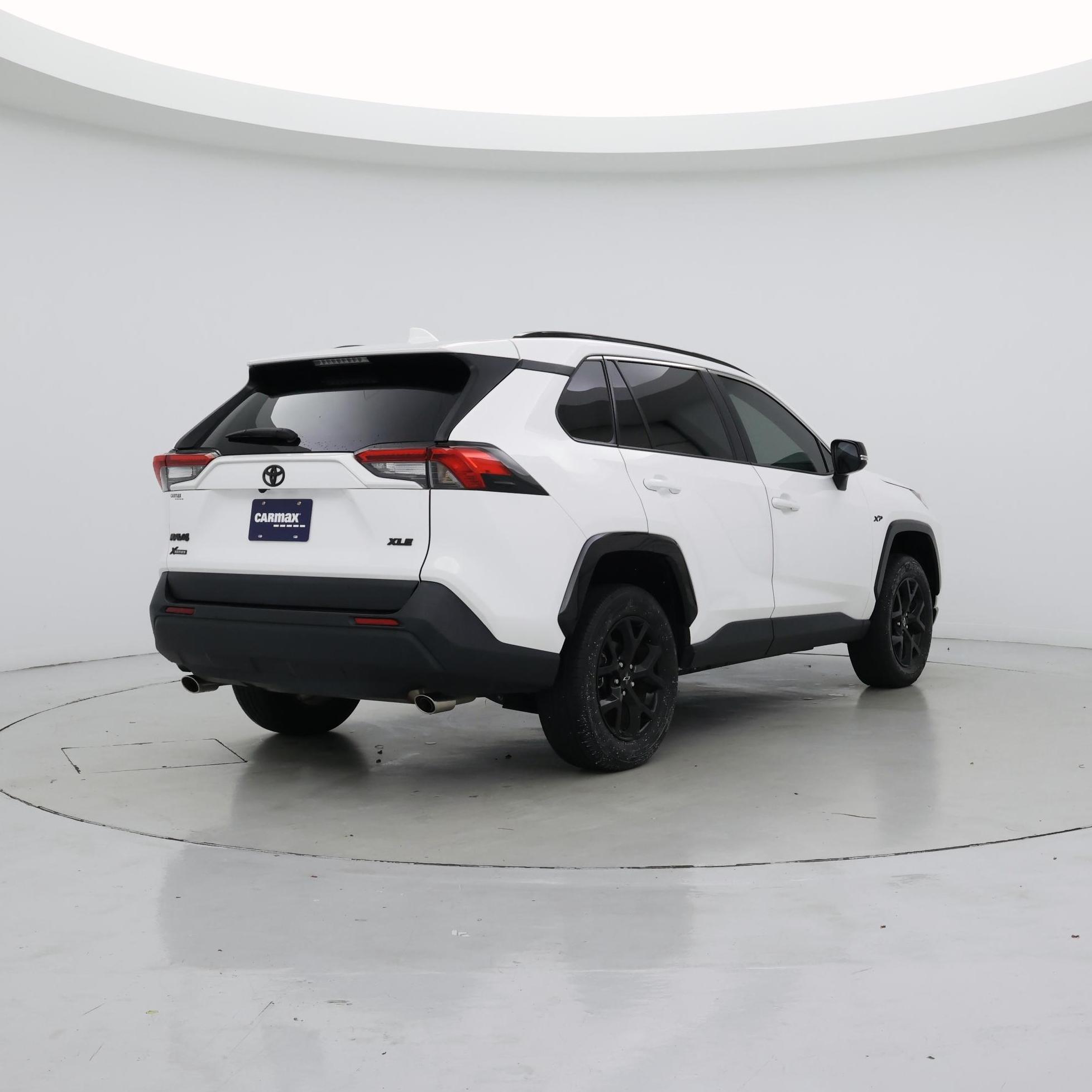 Thumbnail: 2022 Toyota RAV4 - 8