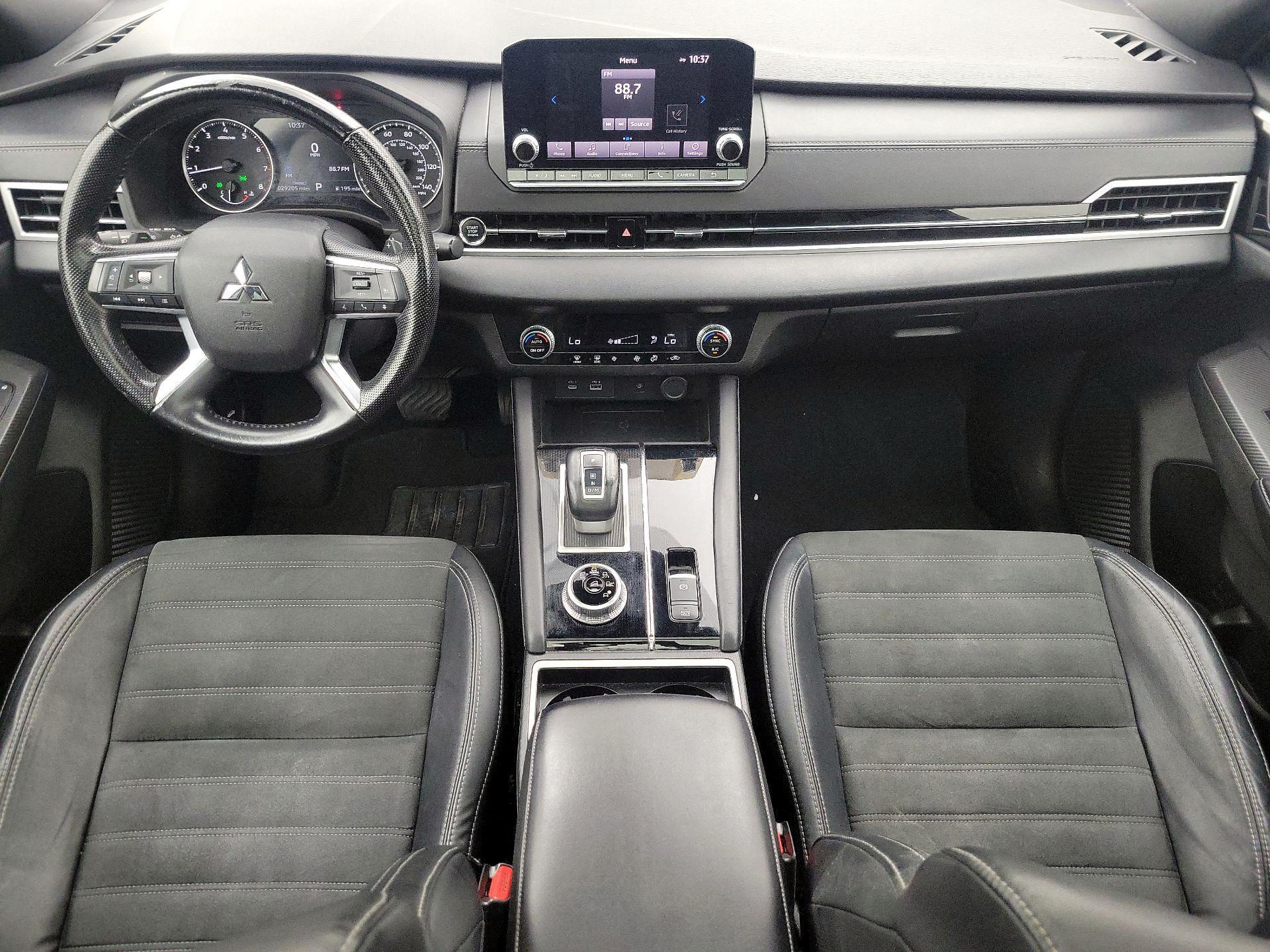 Thumbnail: 2022 Mitsubishi Outlander - 9