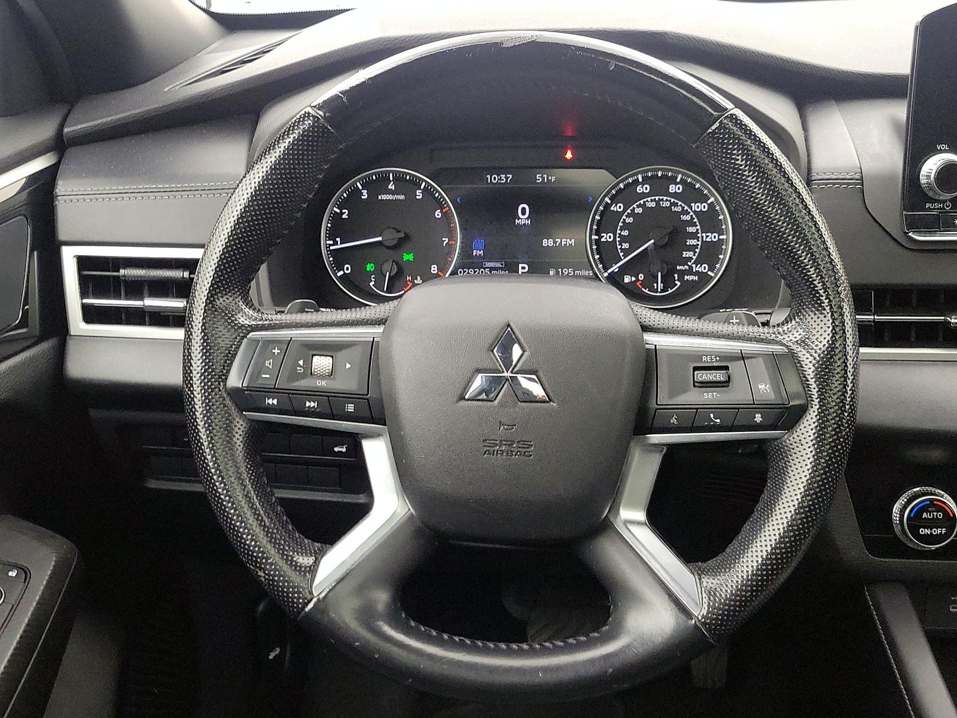 Thumbnail: 2022 Mitsubishi Outlander - 10