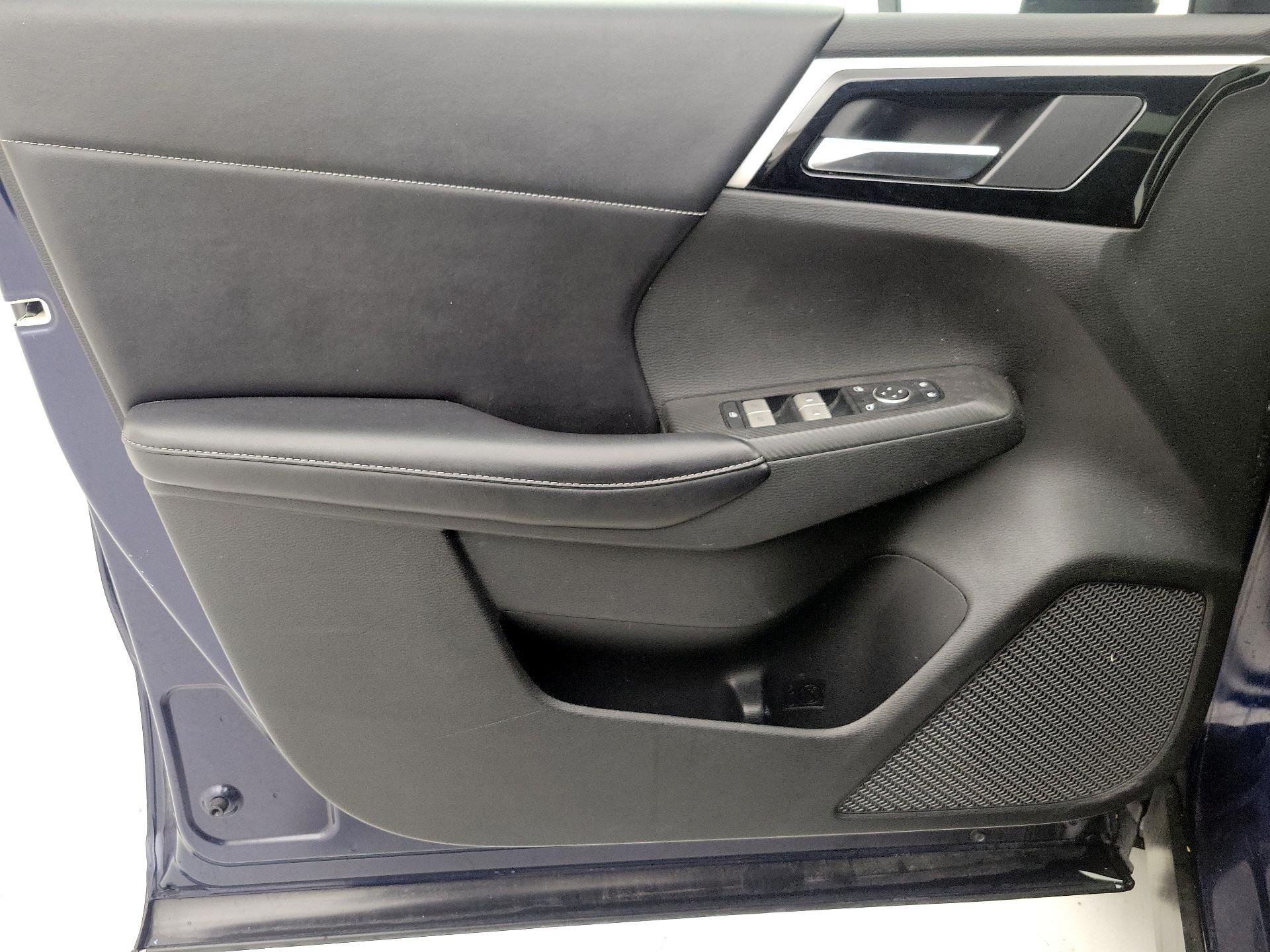 Thumbnail: 2022 Mitsubishi Outlander - 12