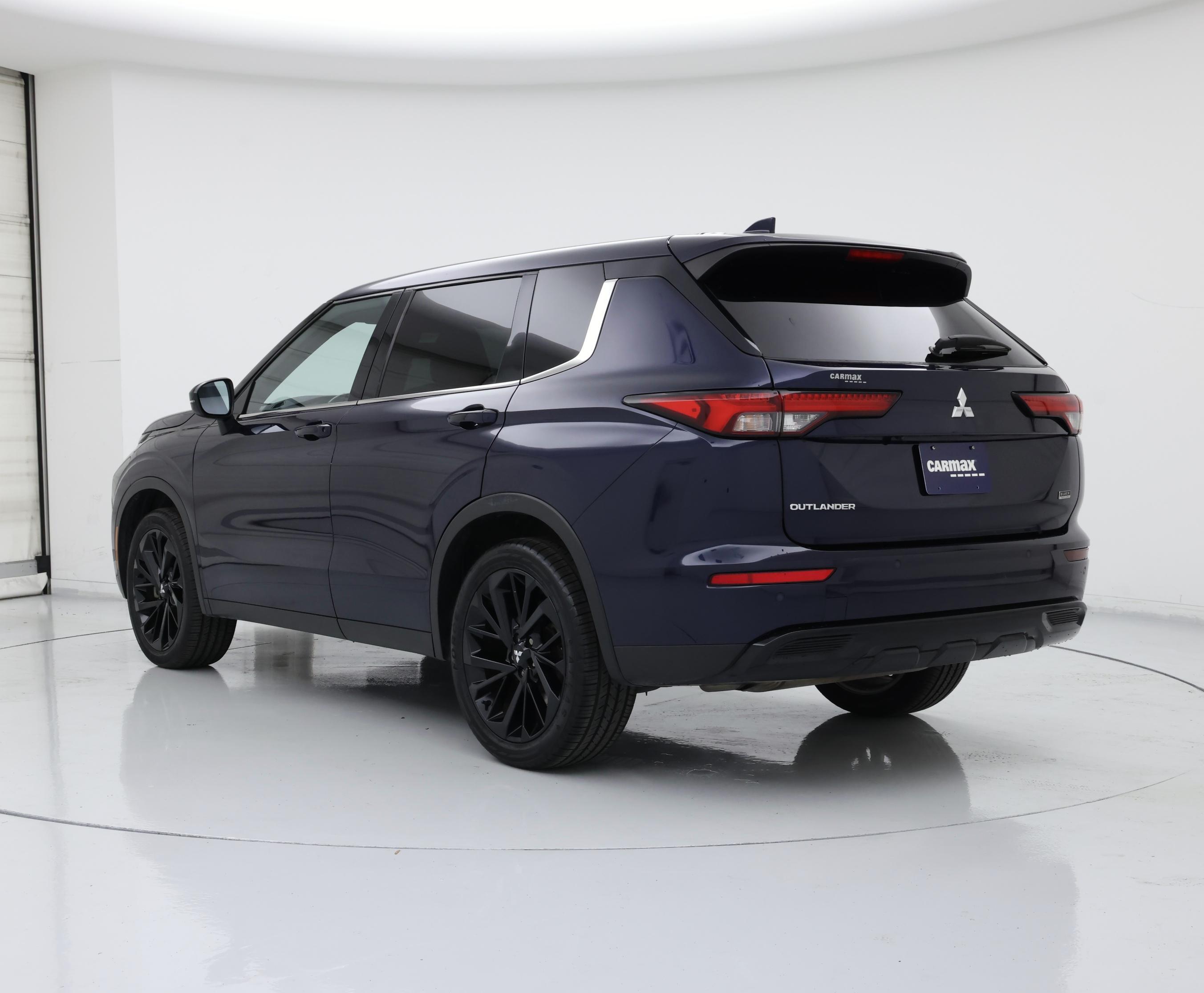 Thumbnail: 2022 Mitsubishi Outlander - 2