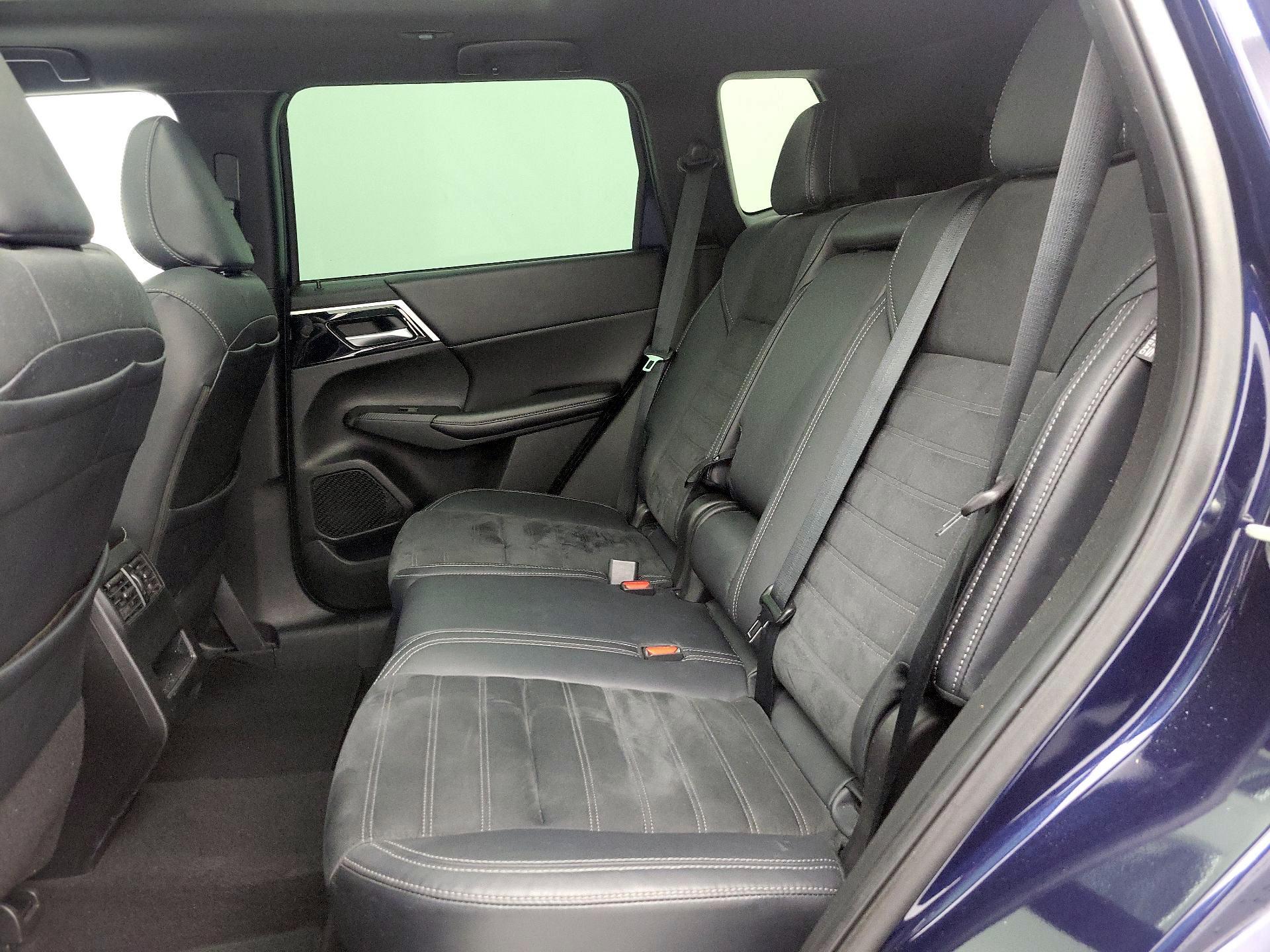 Thumbnail: 2022 Mitsubishi Outlander - 19