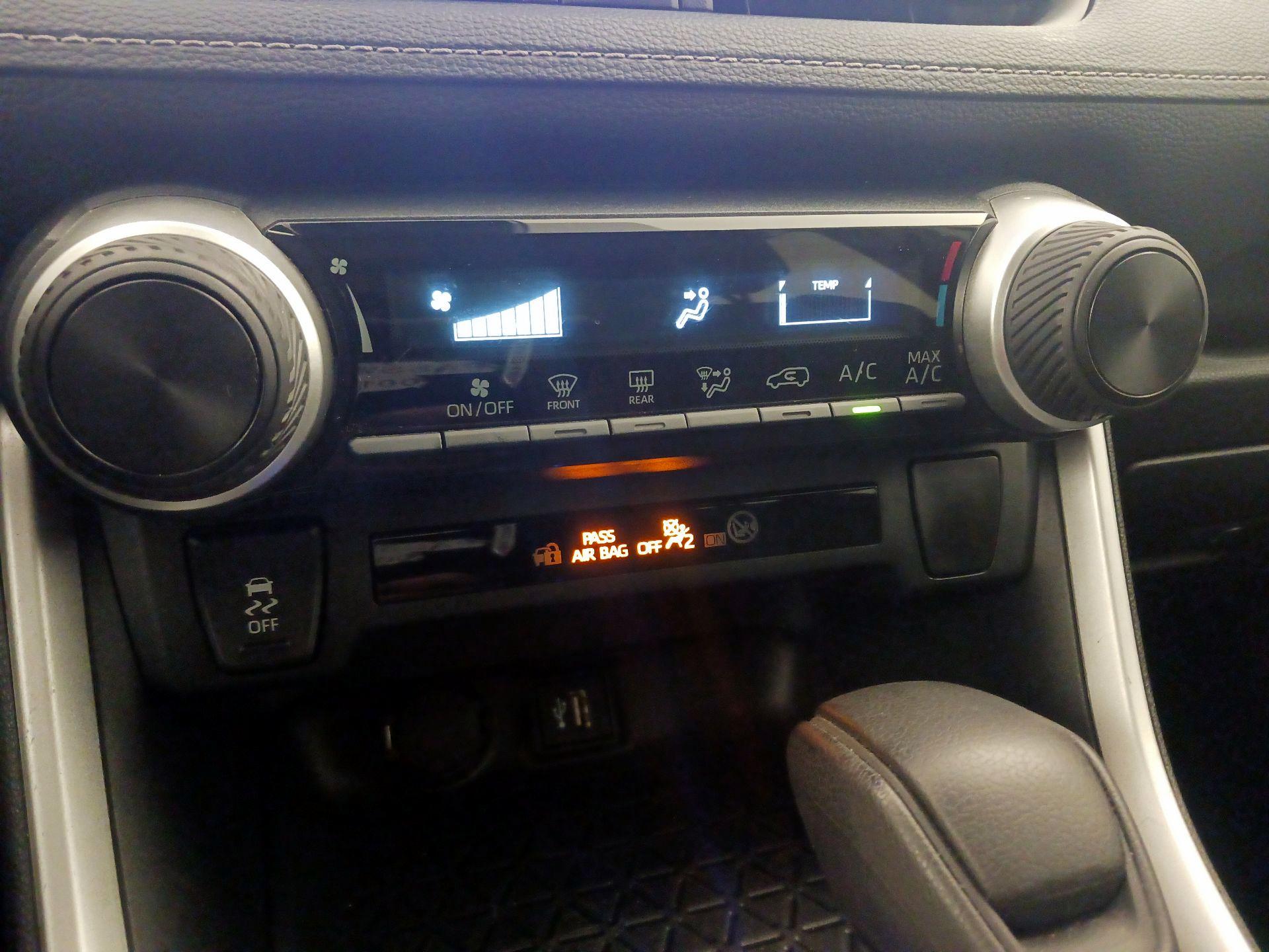 Thumbnail: 2023 Toyota RAV4 - 16