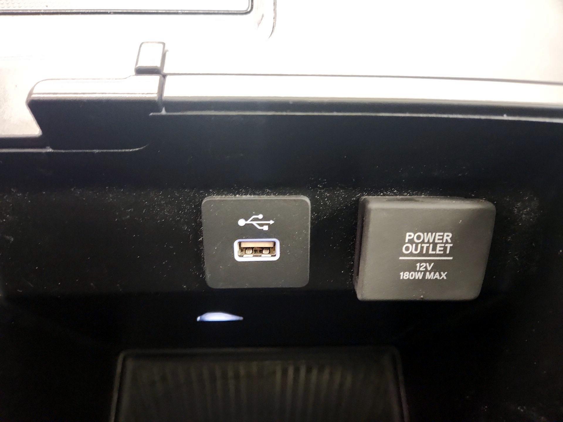 Thumbnail: 2023 Acura MDX - 18