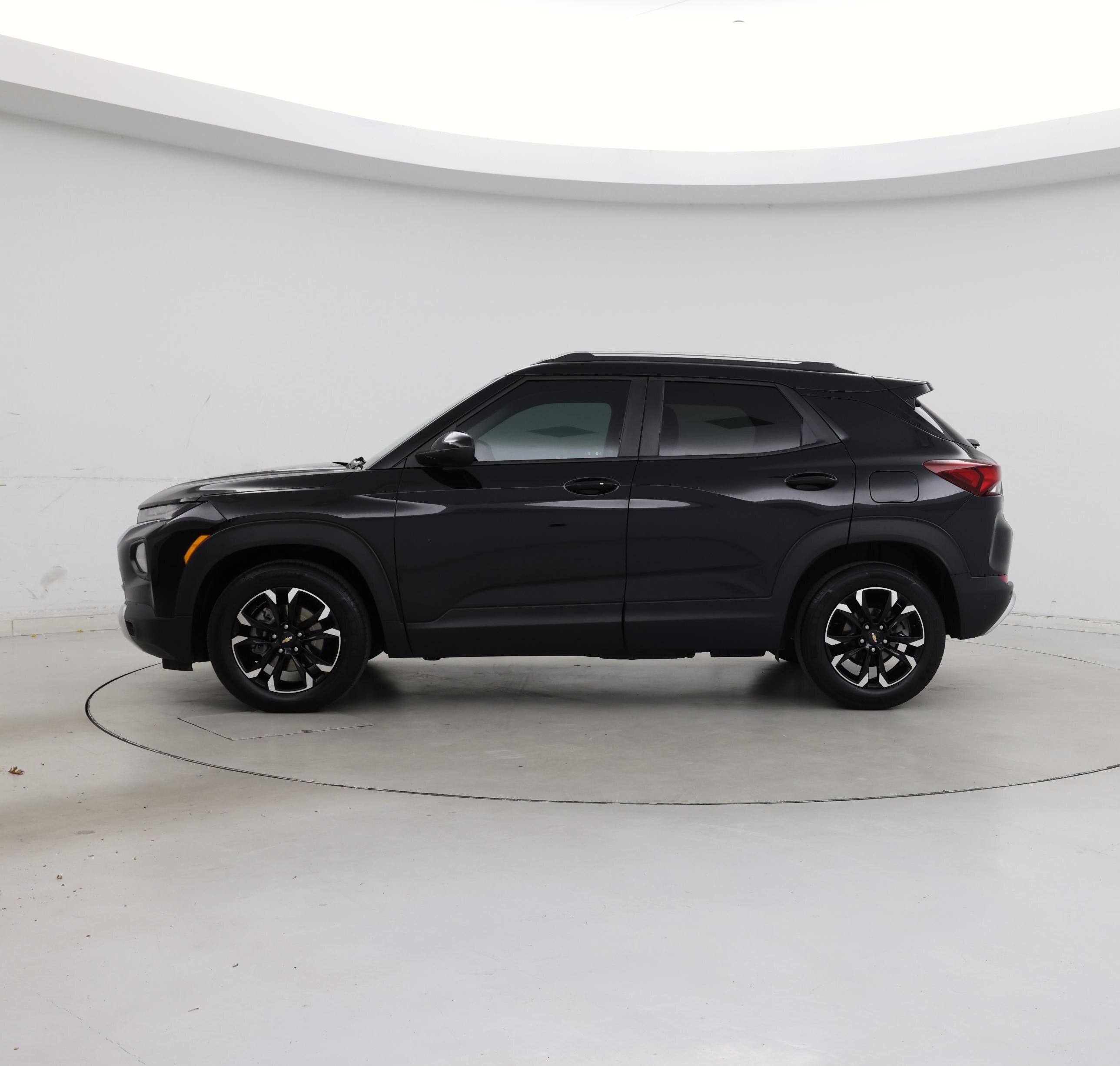 Thumbnail: 2021 Chevrolet TrailBlazer - 3